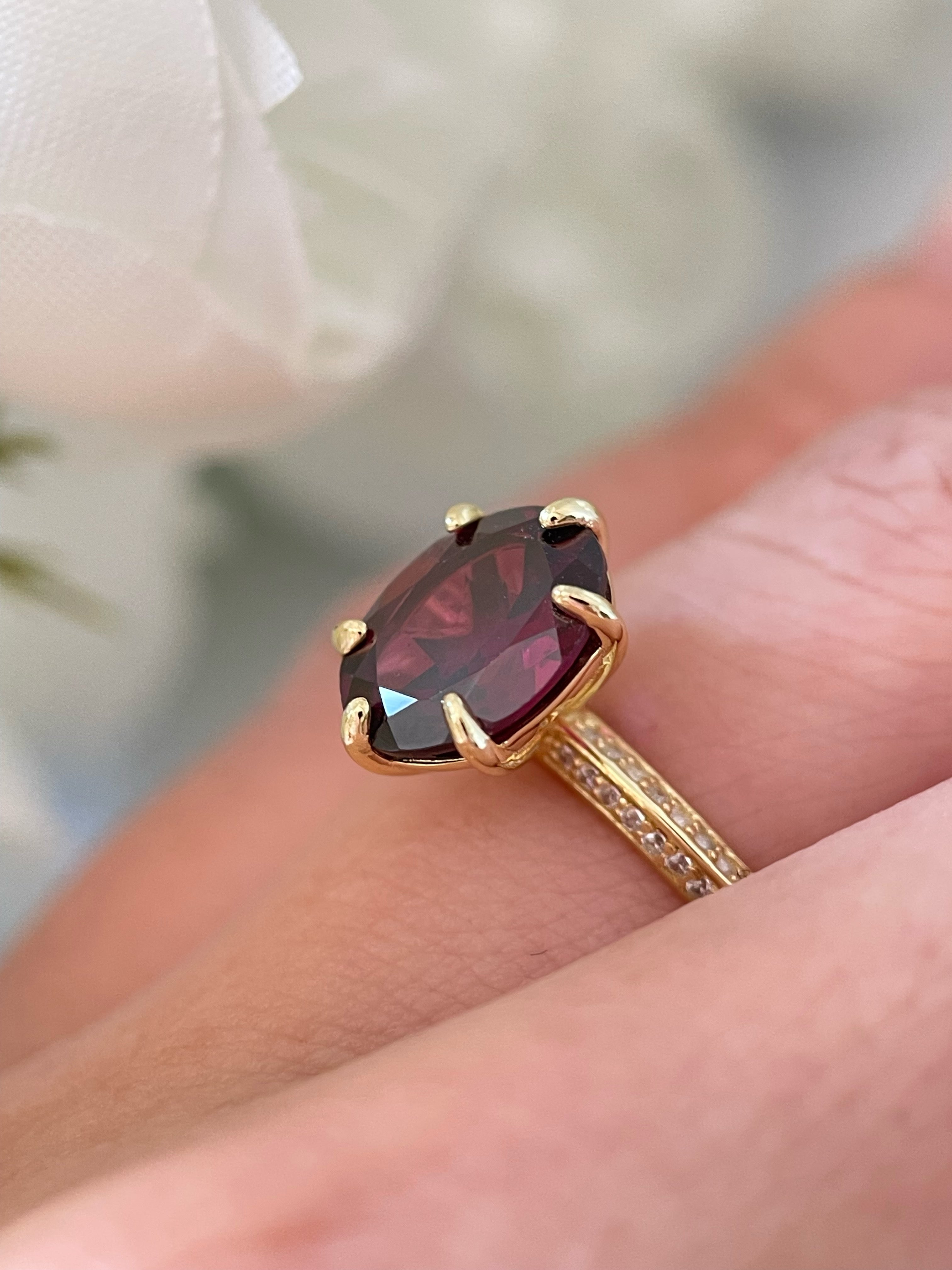 【Rubaiyat】Unique Handmade Natural Rhodolite Garnet Engagement Ring Set Oval Cut