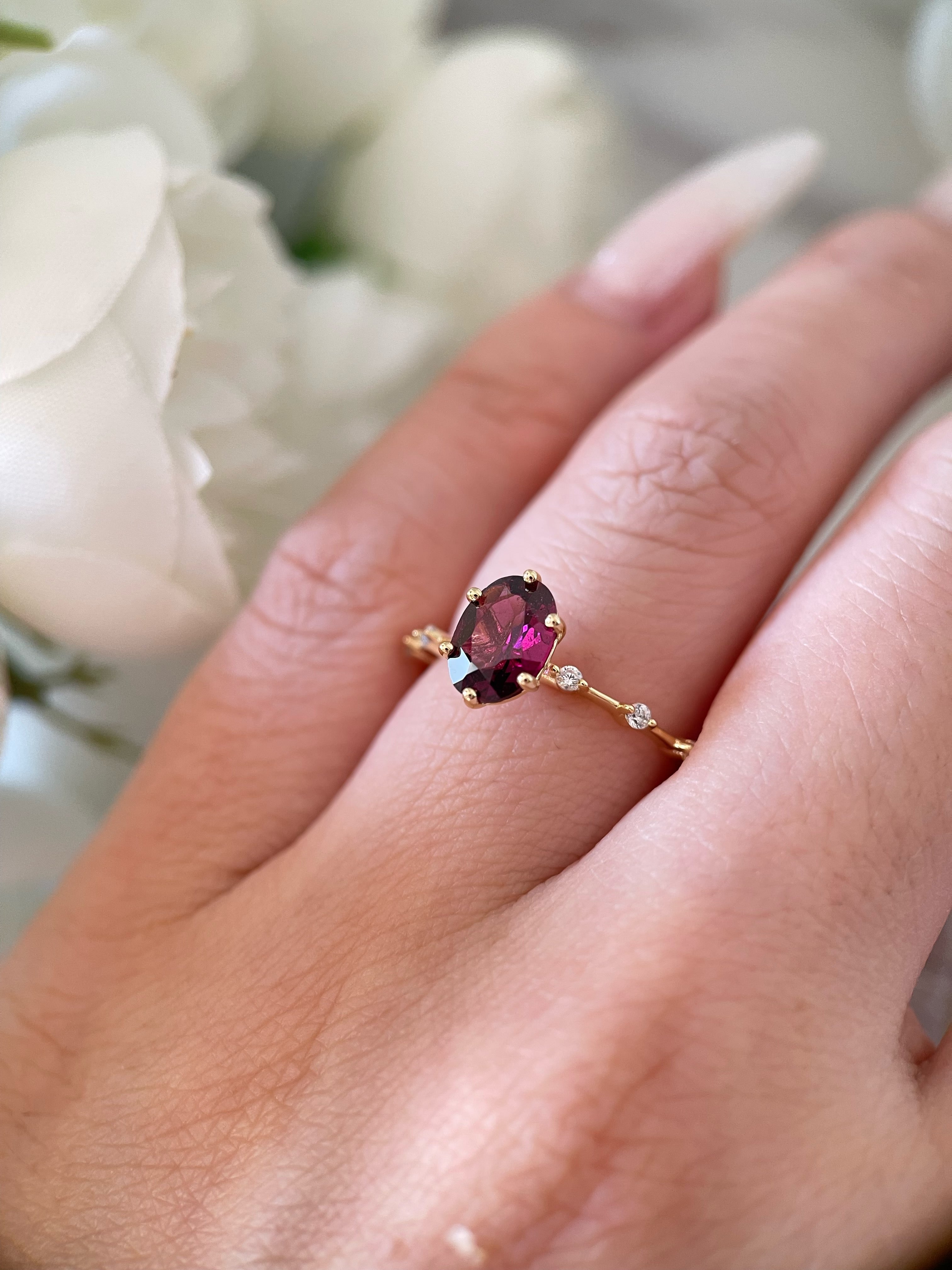 【Passion】Unique Handmade Natural Rhodolite Garnet Engagement Ring 1.5ct Oval Cut