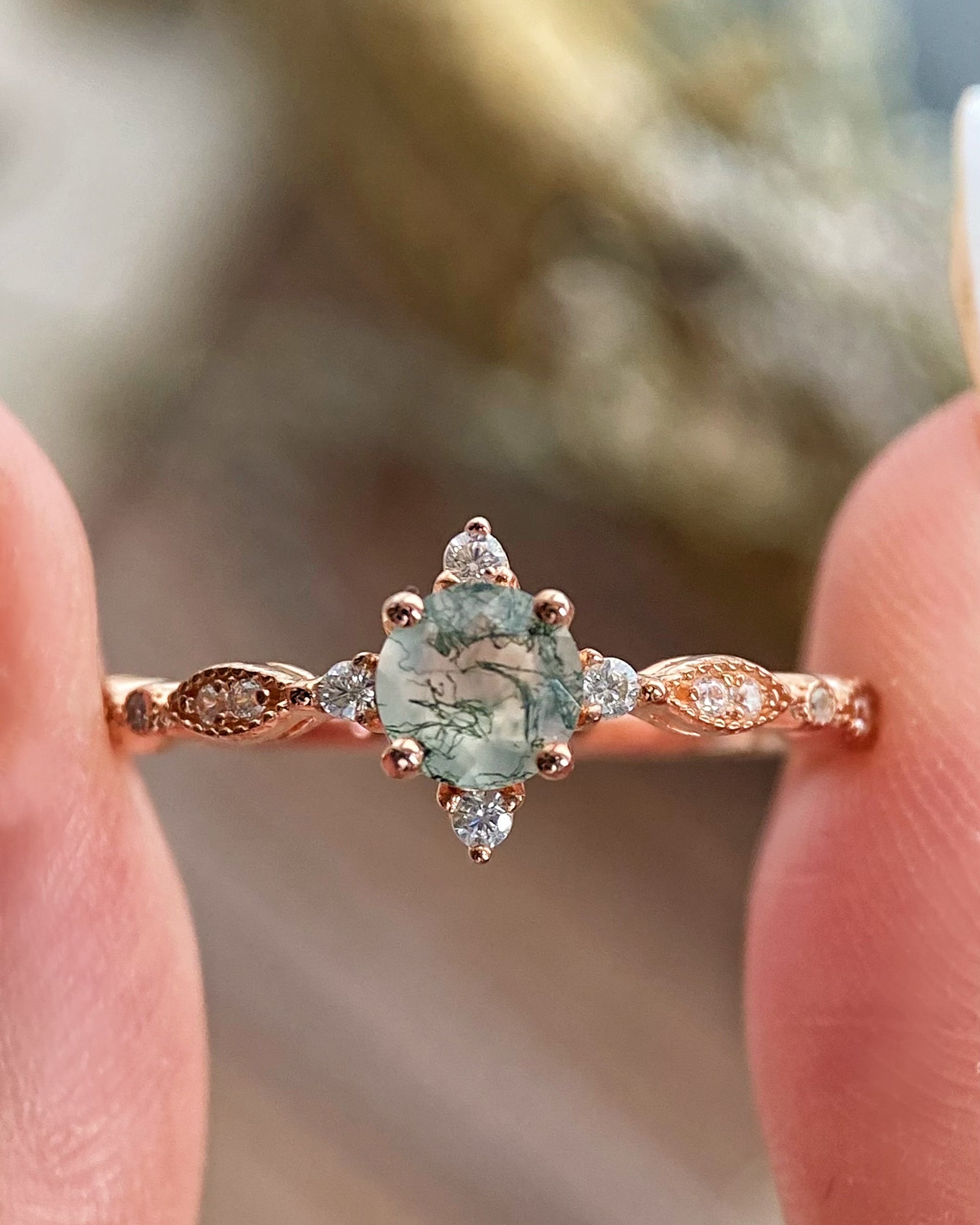 【Coralie】Unique Handmade Natural Moss Agate Engagement Ring 0.5ct Round Cut