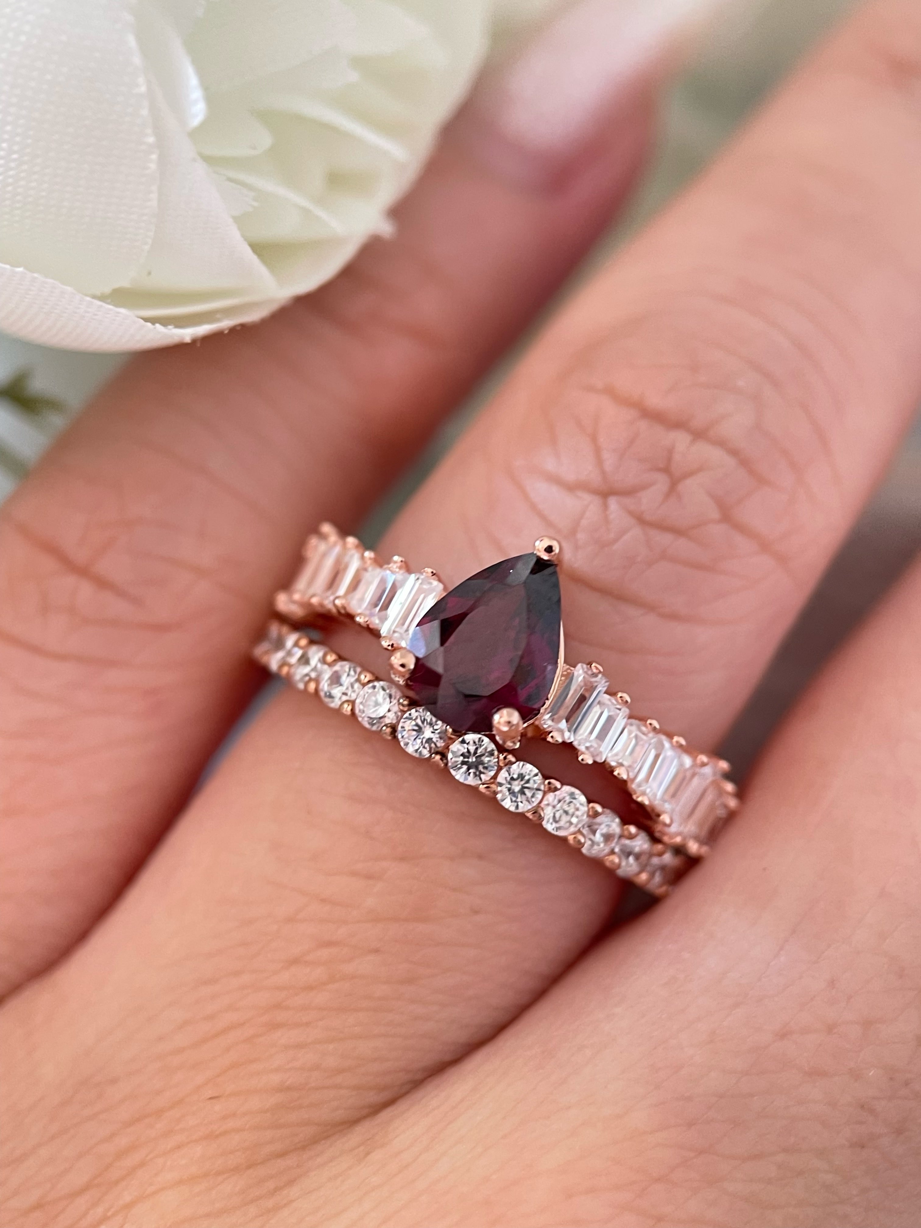【Rubra Symphony Set】Unique Handmade Natural Rhodolite Garnet Engagement Ring Set 2pcs 0.8ct Pear Cut