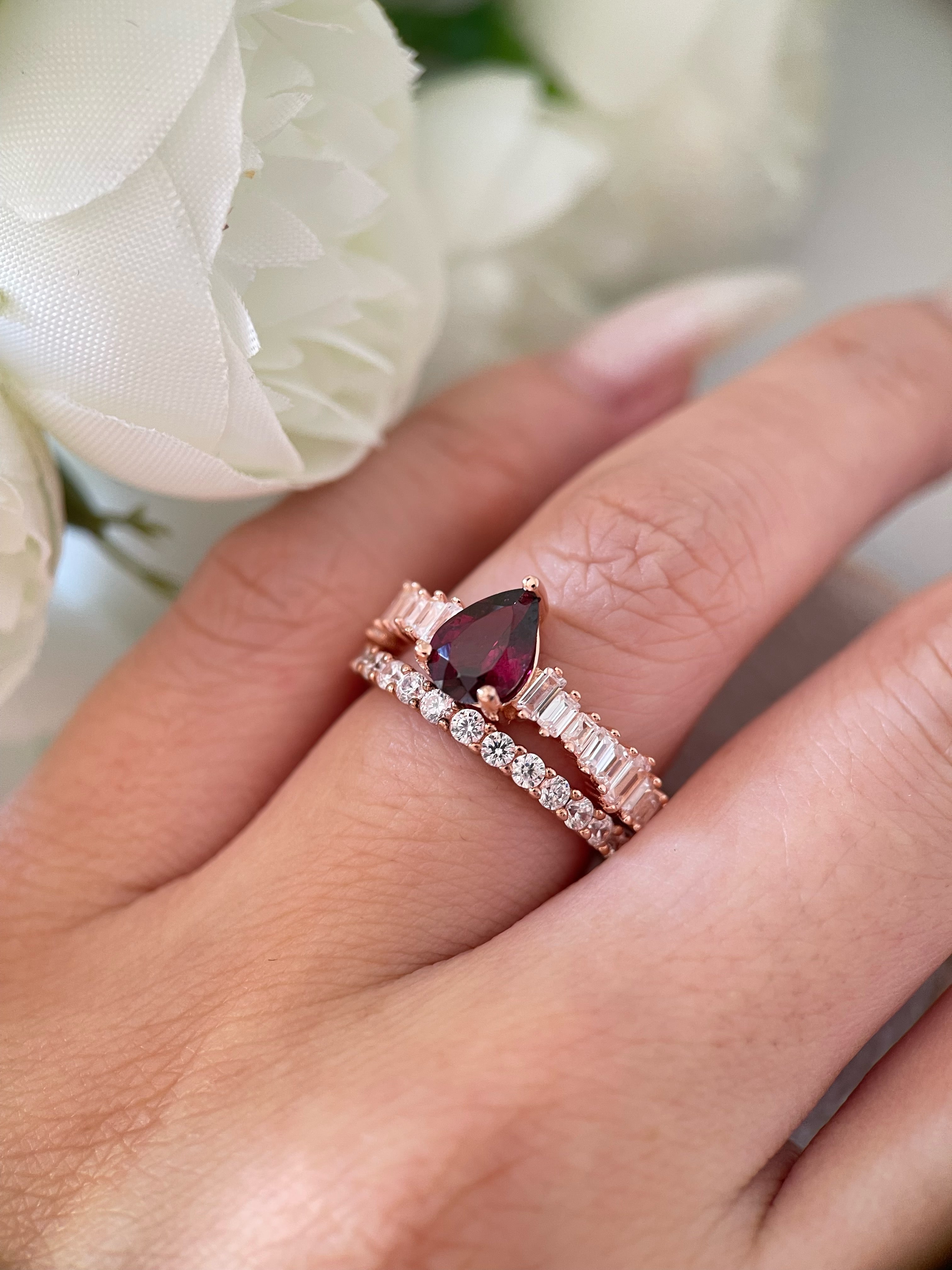 【Rubra Symphony Set】Unique Handmade Natural Rhodolite Garnet Engagement Ring Set 2pcs 0.8ct Pear Cut