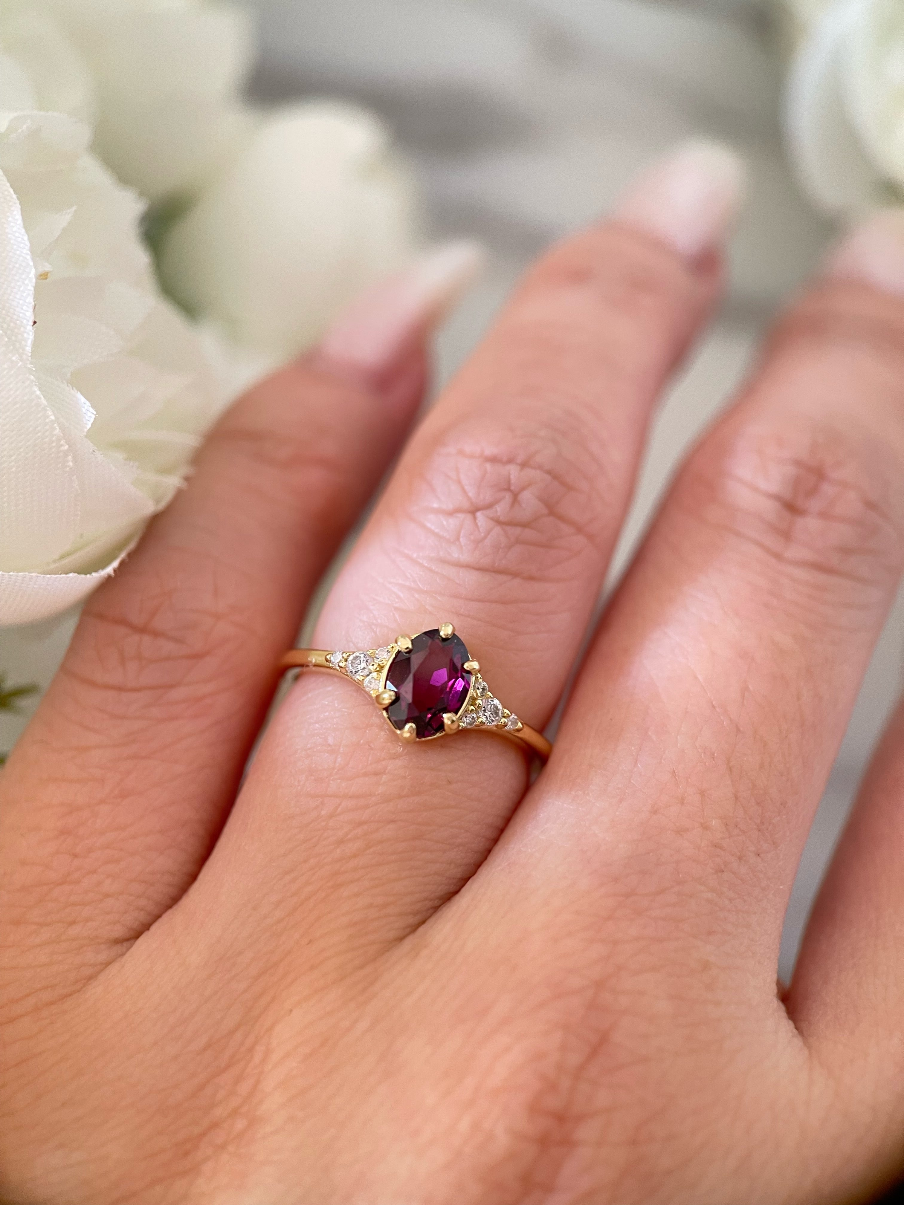 【Regalia】Handmade Natural Rhodolite Garnet Engagement Ring 0.75ct Oval Cut
