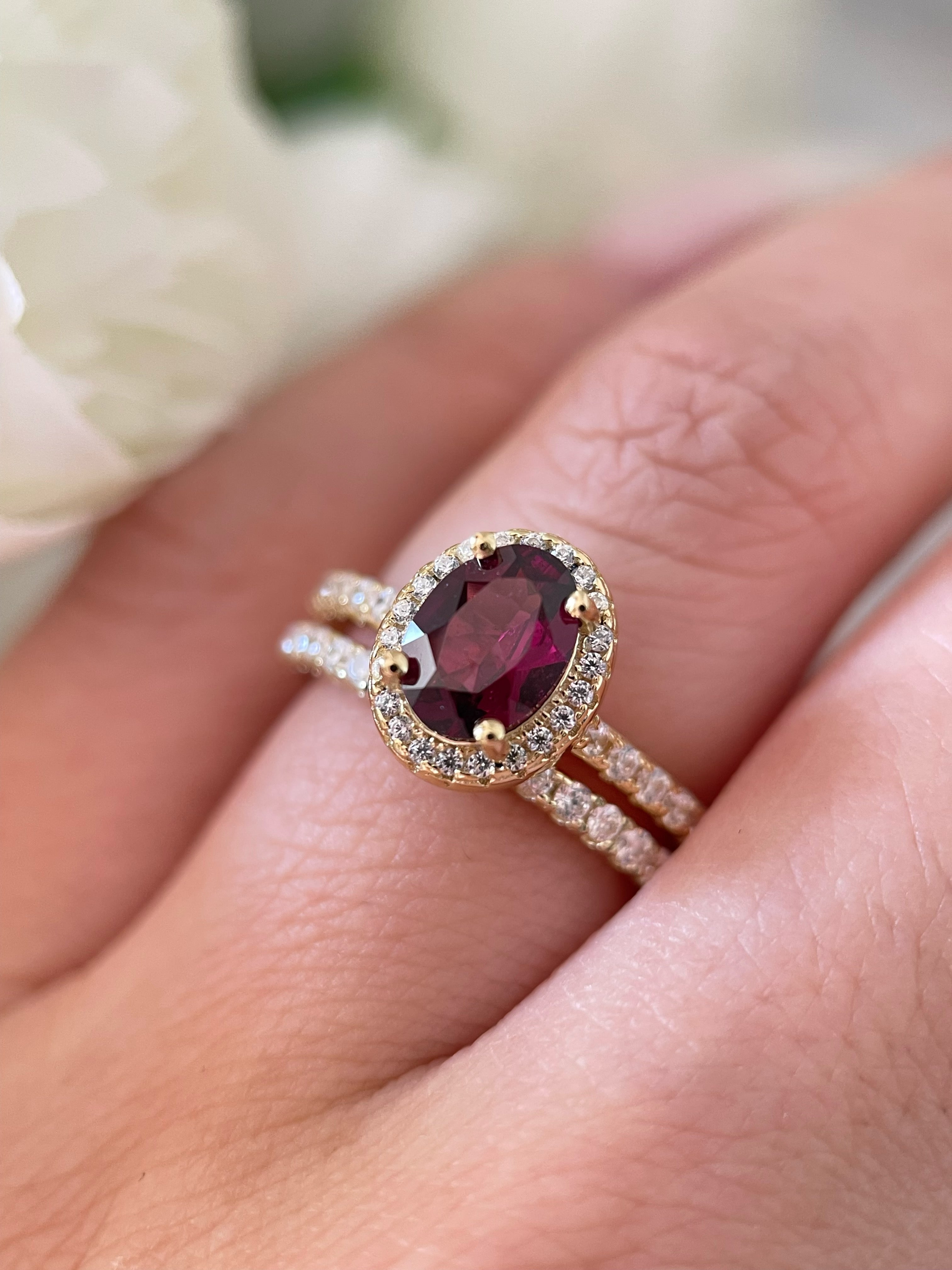 【Ensemble Amara Cascade】Ensemble unique de bagues de fiançailles en grenat rhodolite naturel fait main, 2 pièces, 1,5 ct, forme ovale