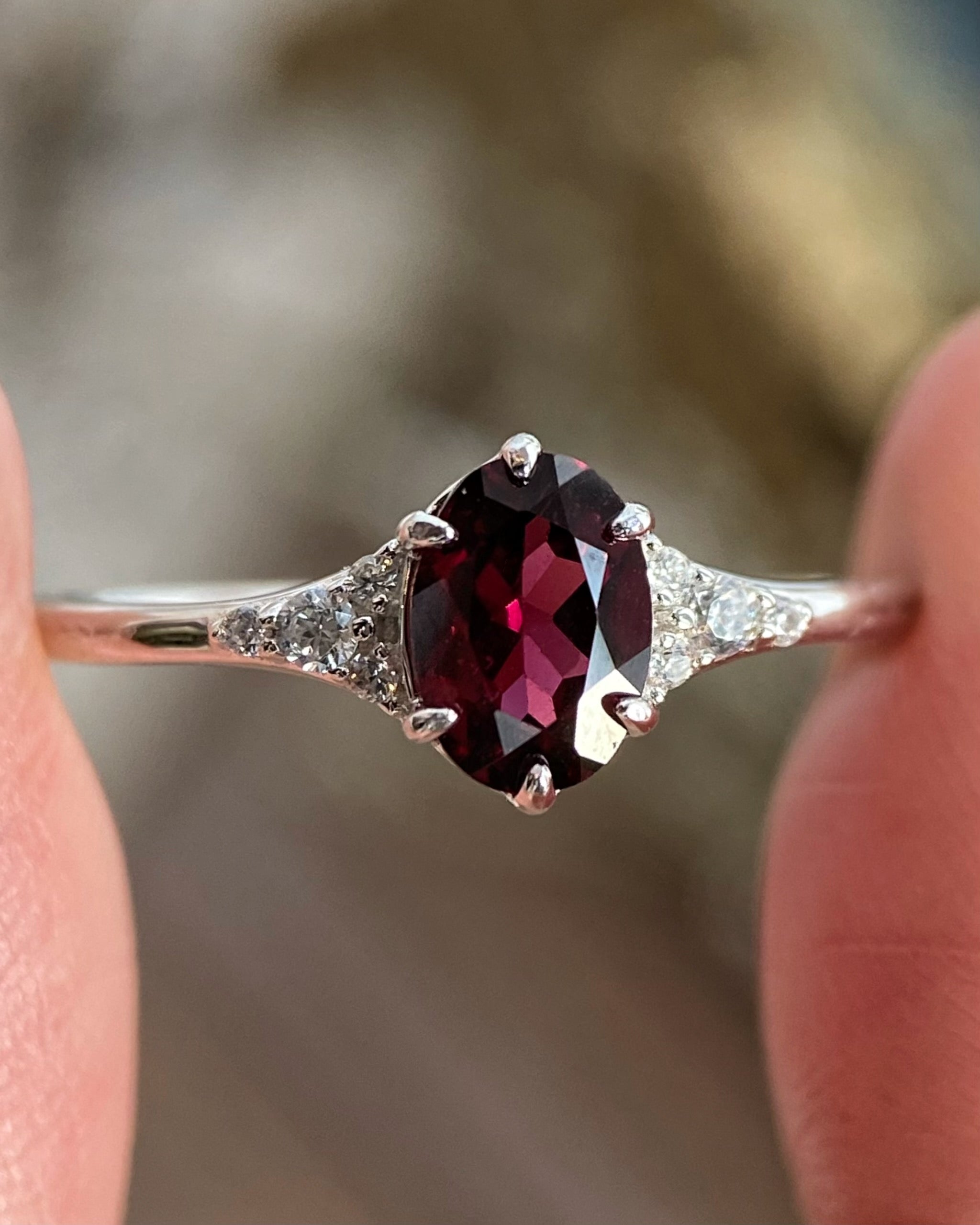 【Regalia】Handmade Natural Rhodolite Garnet Engagement Ring 0.75ct Oval Cut