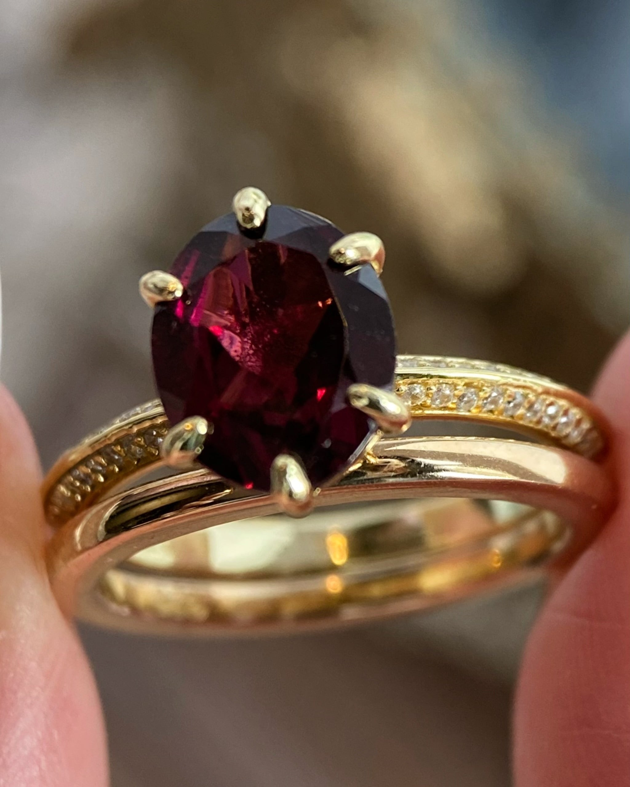 【Rubaiyat Set】Unique Handmade Natural Rhodolite Garnet Engagement Ring Set 2pcs 3ct Oval Cut