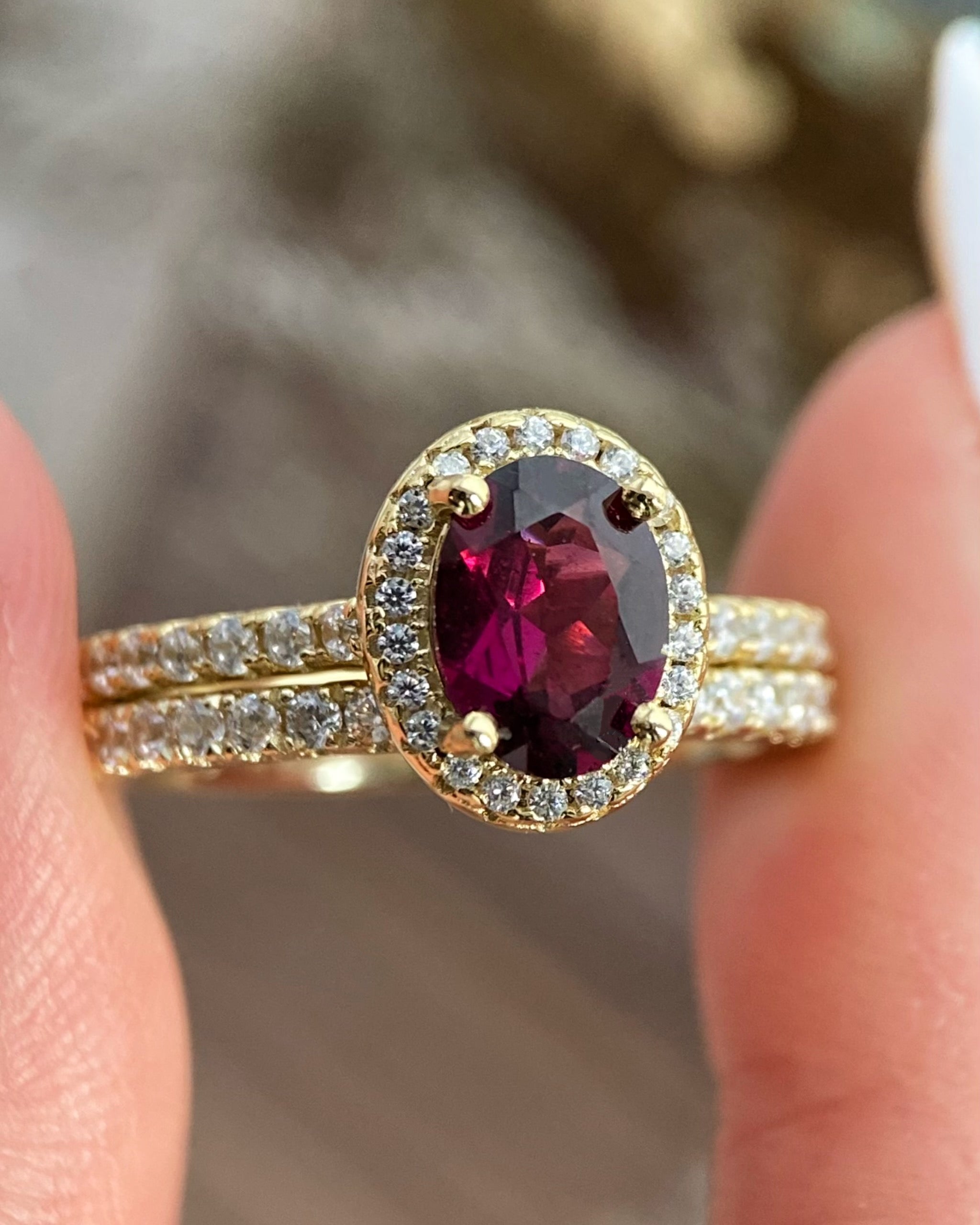 【Ensemble Amara Cascade】Ensemble unique de bagues de fiançailles en grenat rhodolite naturel fait main, 2 pièces, 1,5 ct, forme ovale