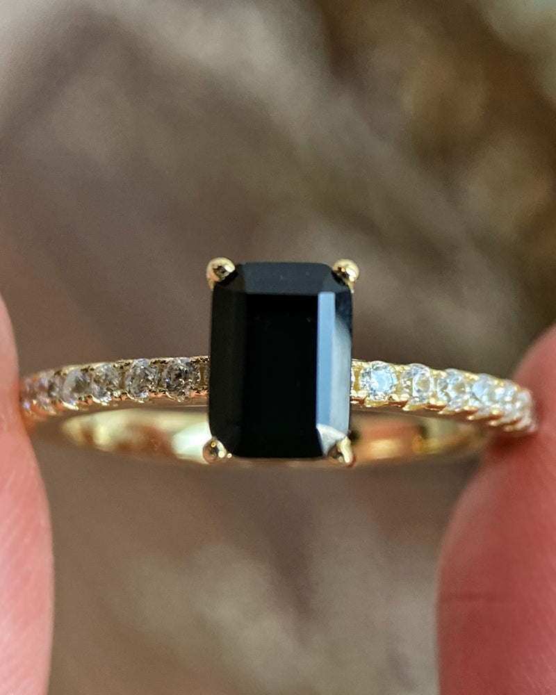 Onyx Summetry | Handmade Natural Black Onyx Engagement Ring 1ct Emerald Cut