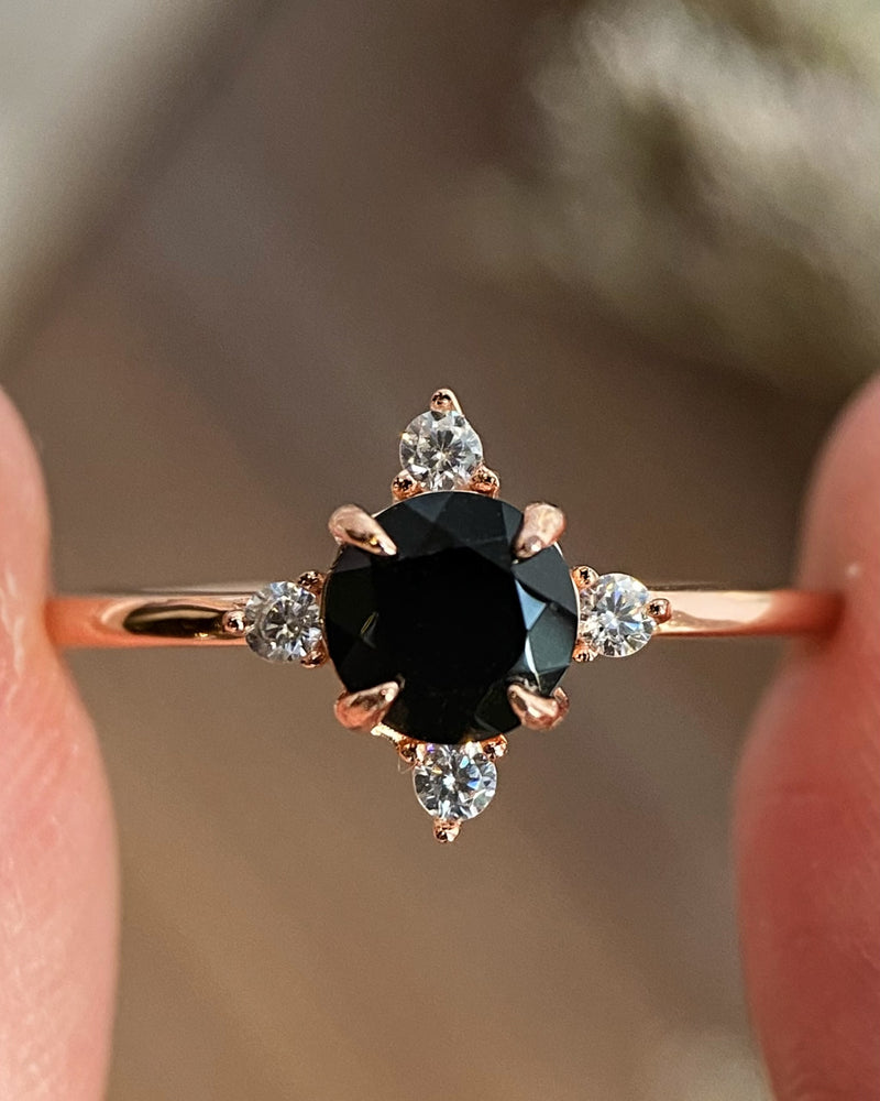 【HECATE】Unique Handmade Natural Black Onyx Engagement Ring Round Cut 0.8ct