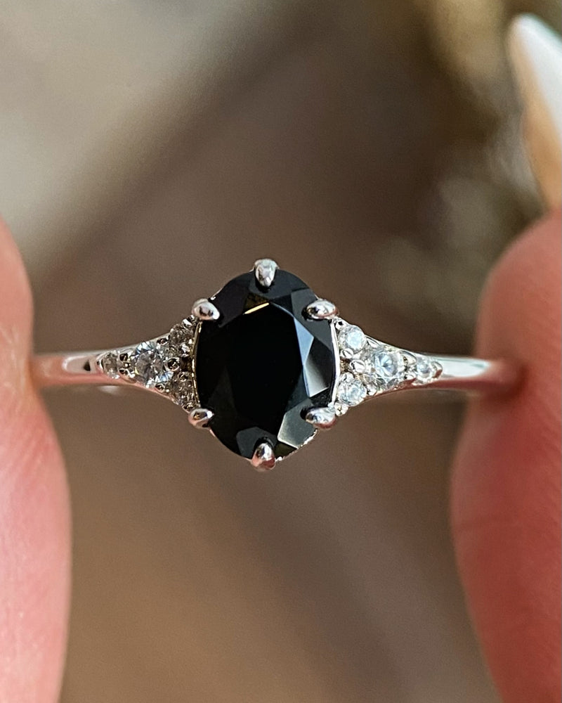 【Lyra】Handmade Natural Black Onyx Engagement Ring 0.75ct Oval Cut