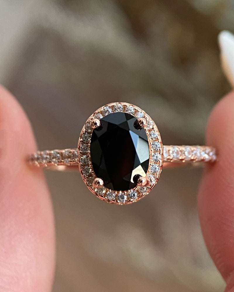 【Onyx Nocturne】Handmade Natural Black Onyx Engagement Ring 1.5ct Oval Cut