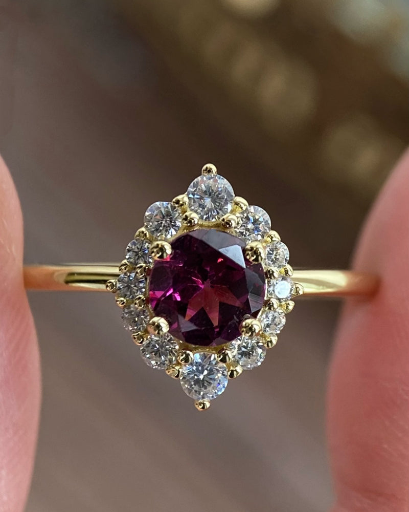 【Cerise】Handmade Natural Rhodolite Garnet Engagement Ring 0.8ct Round Cut