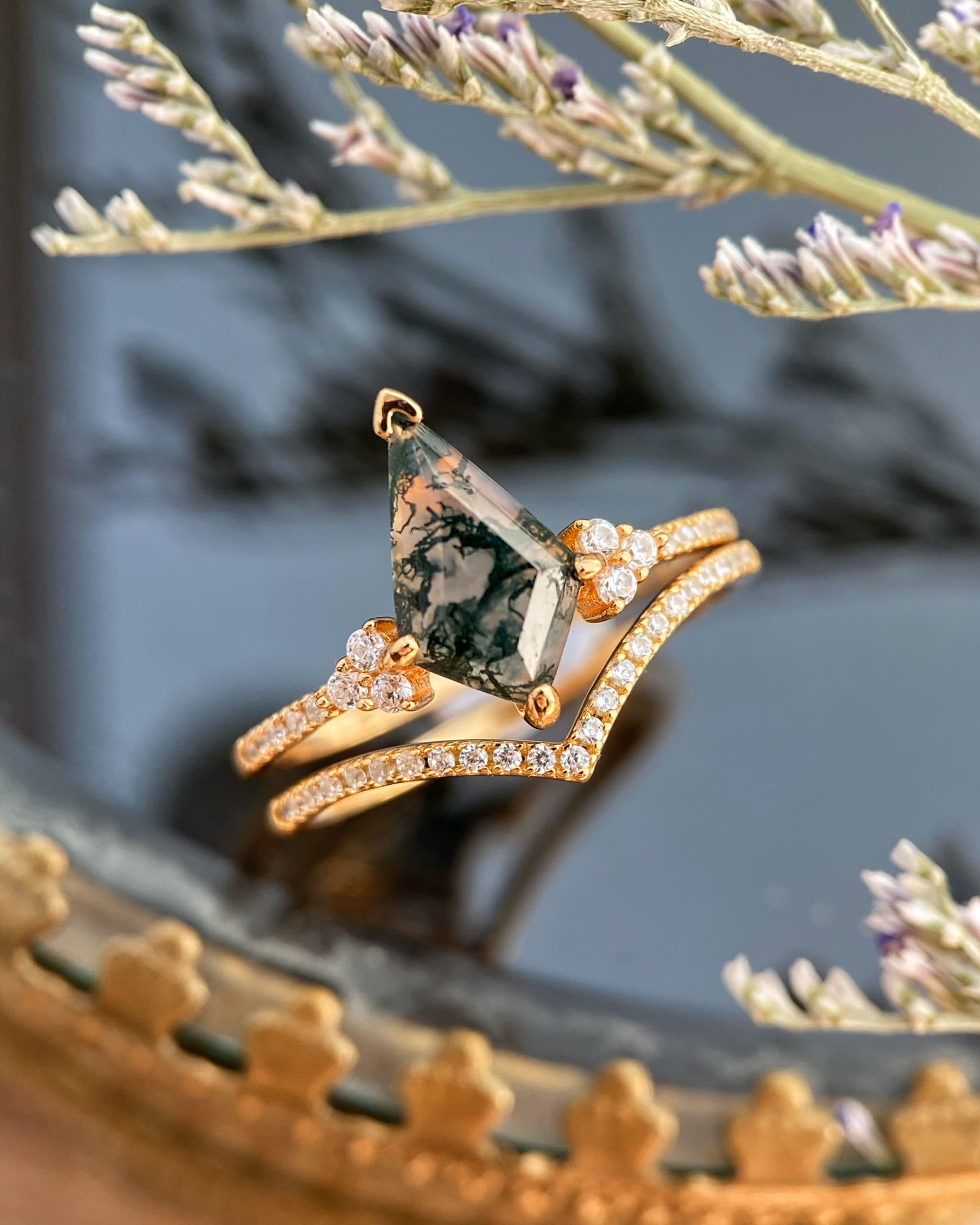 【Voile éthéré】Bague de fiançailles unique en agate mousse naturelle, faite main, de forme ovale, 1,5 ct