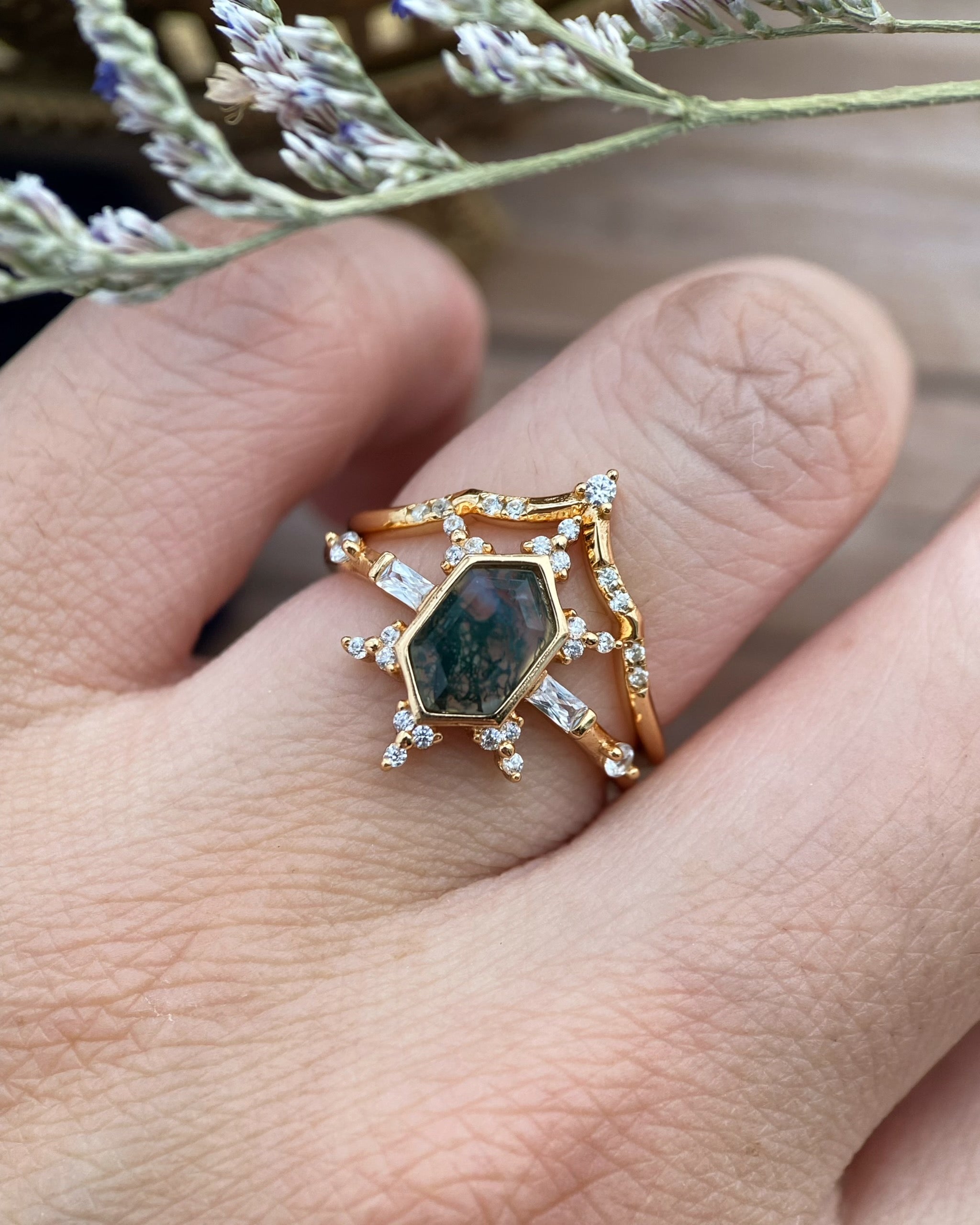 【Voile éthéré】Bague de fiançailles unique en agate mousse naturelle, faite main, de forme ovale, 1,5 ct