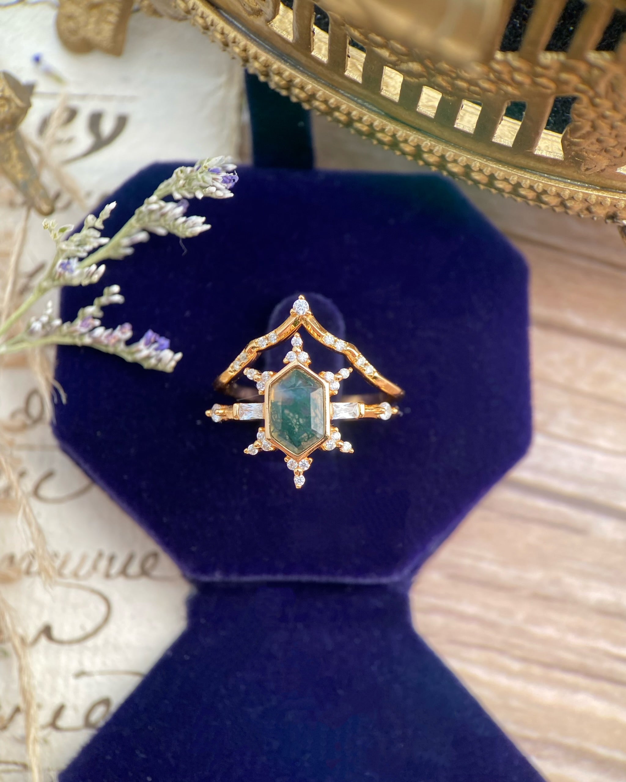 【Voile éthéré】Bague de fiançailles unique en agate mousse naturelle, faite main, de forme ovale, 1,5 ct
