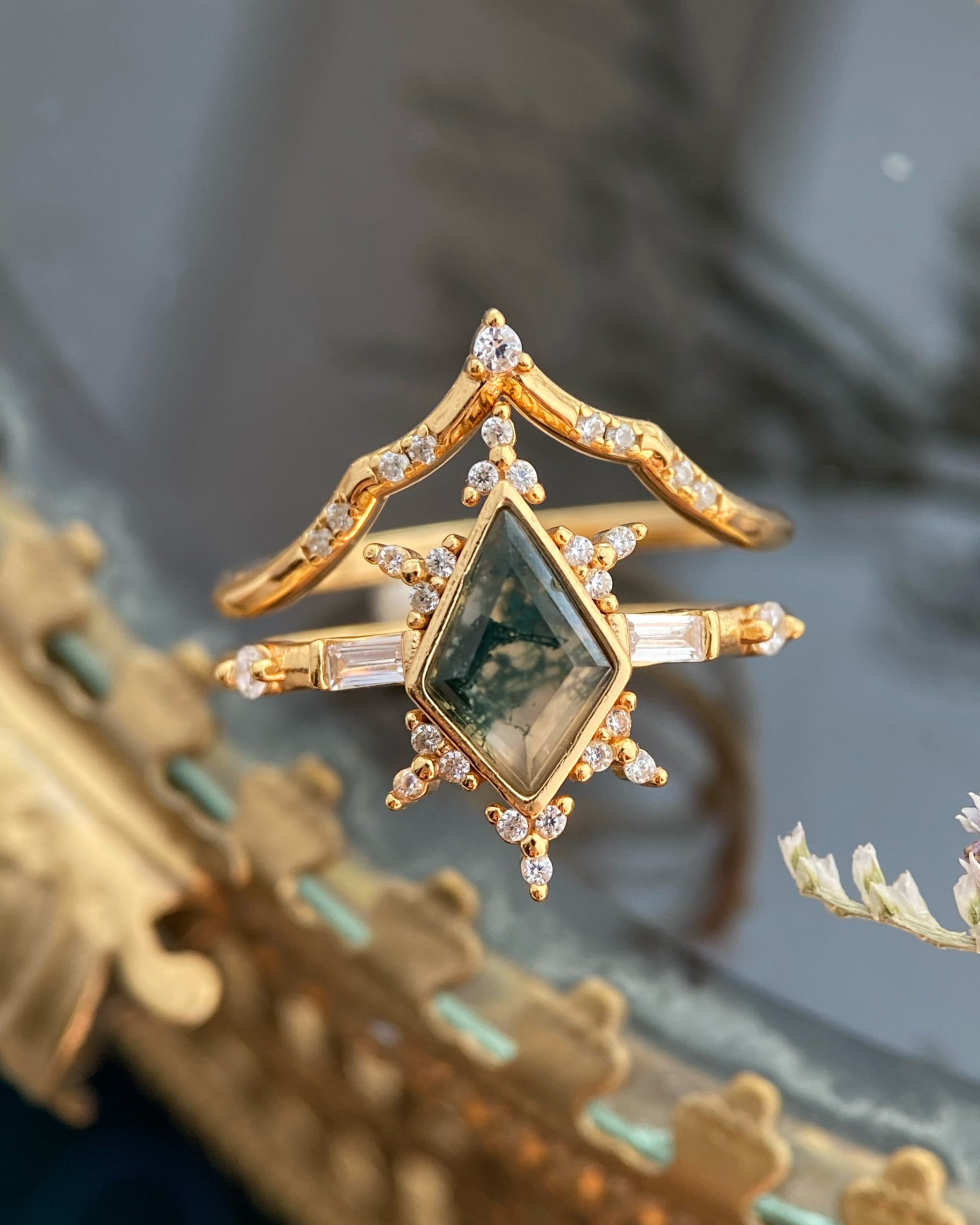 Polaris | Vintage Kite Cut Moss Agate Alternative Engagement Ring Set