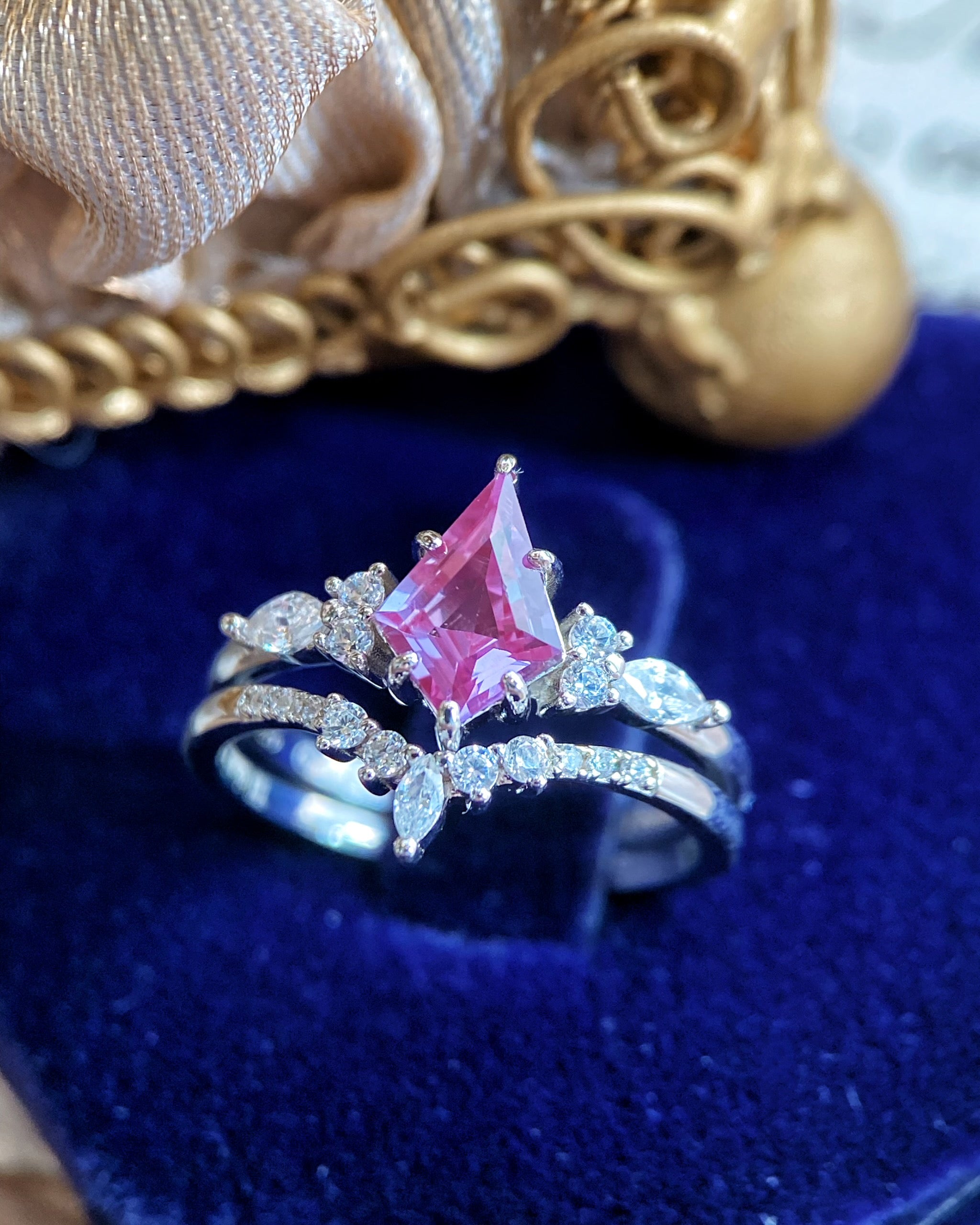 【Voile éthéré】Bague de fiançailles unique en agate mousse naturelle, faite main, de forme ovale, 1,5 ct