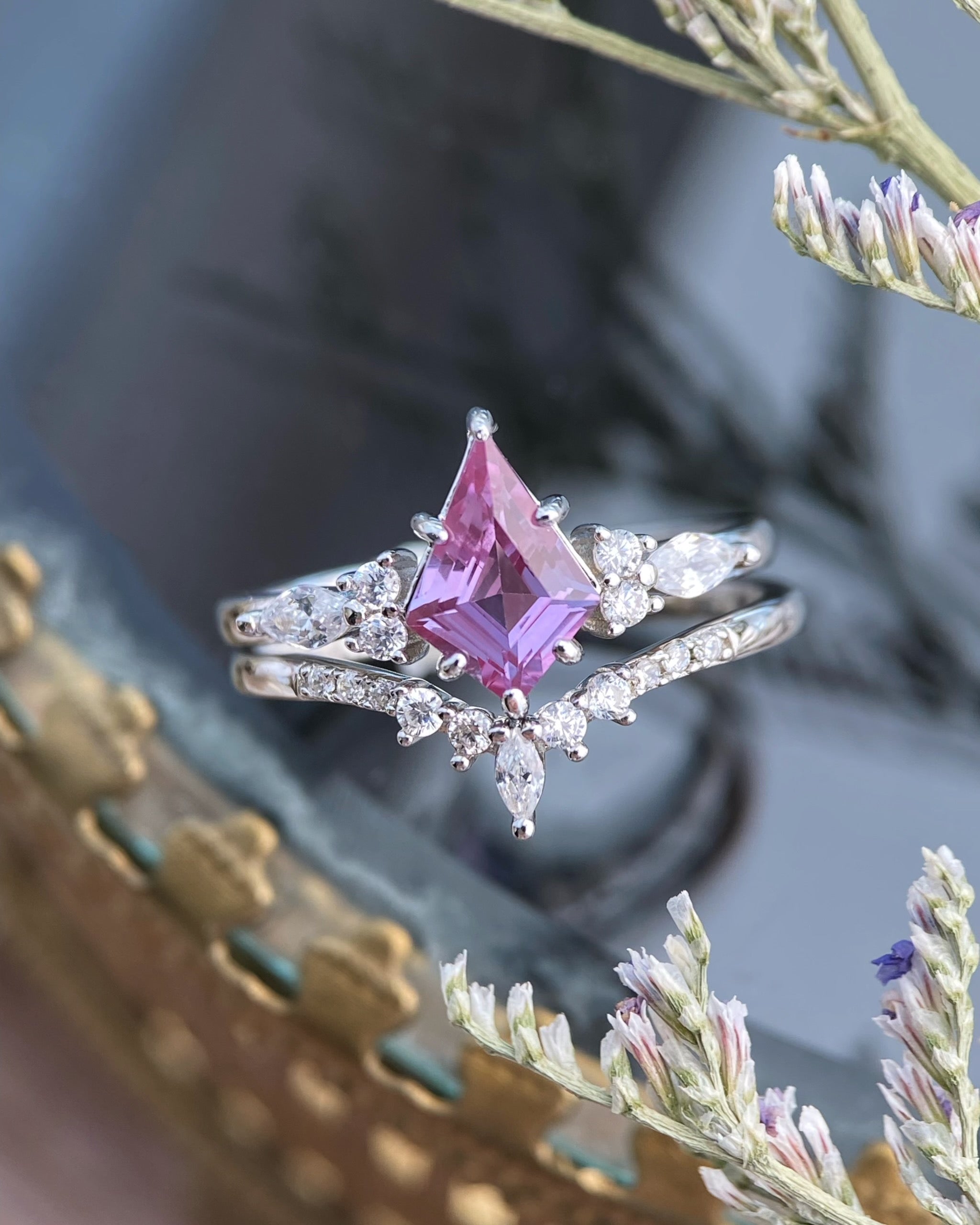 【Voile éthéré】Bague de fiançailles unique en agate mousse naturelle, faite main, de forme ovale, 1,5 ct