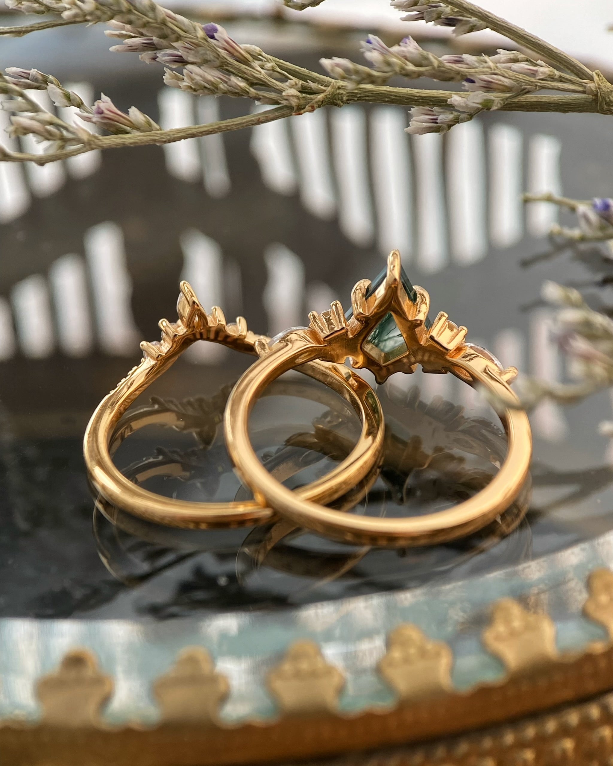 Elven Jester | Vintage Kite Cut Moss Agate Alternative Engagement Ring Set