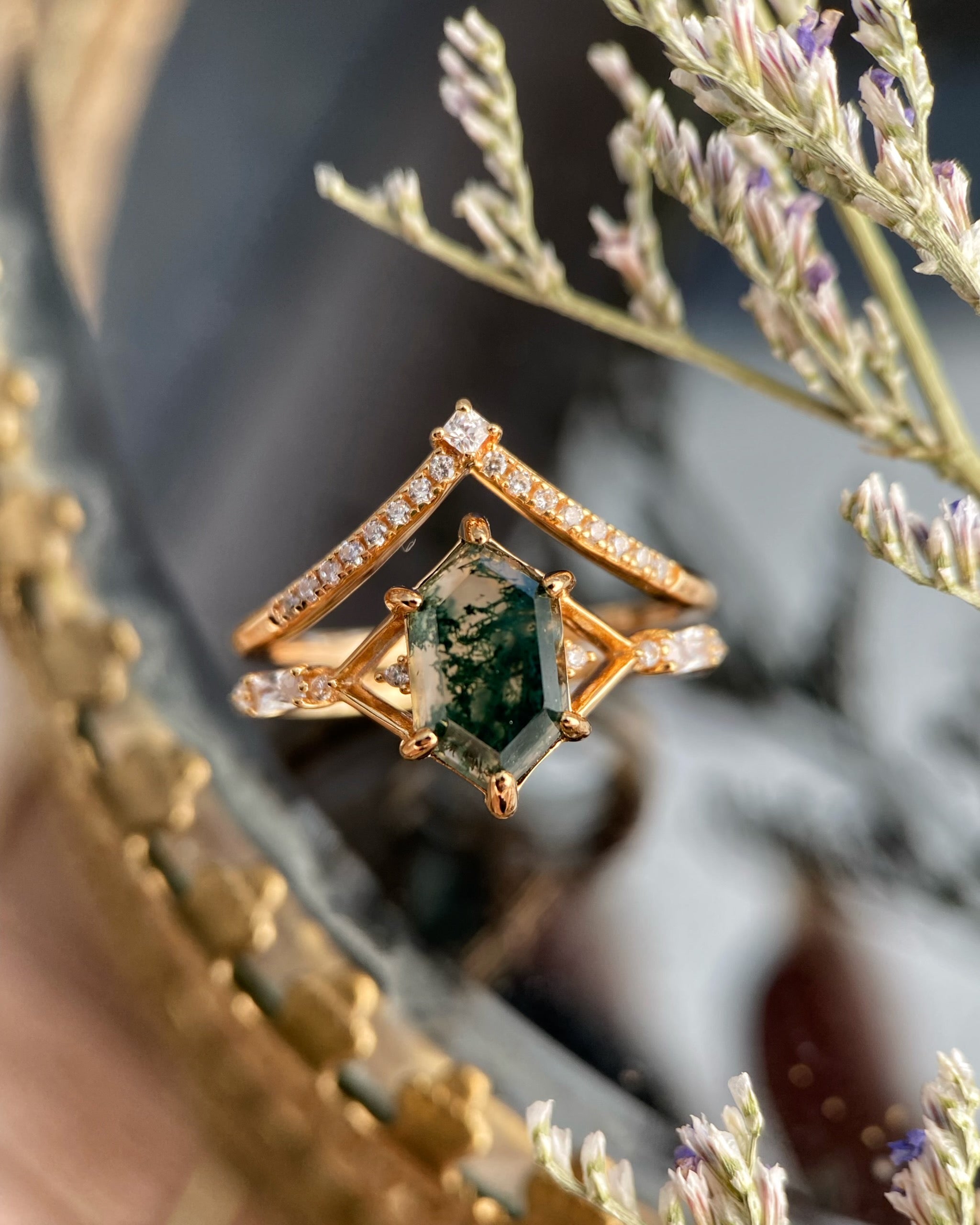 【Voile éthéré】Bague de fiançailles unique en agate mousse naturelle, faite main, de forme ovale, 1,5 ct