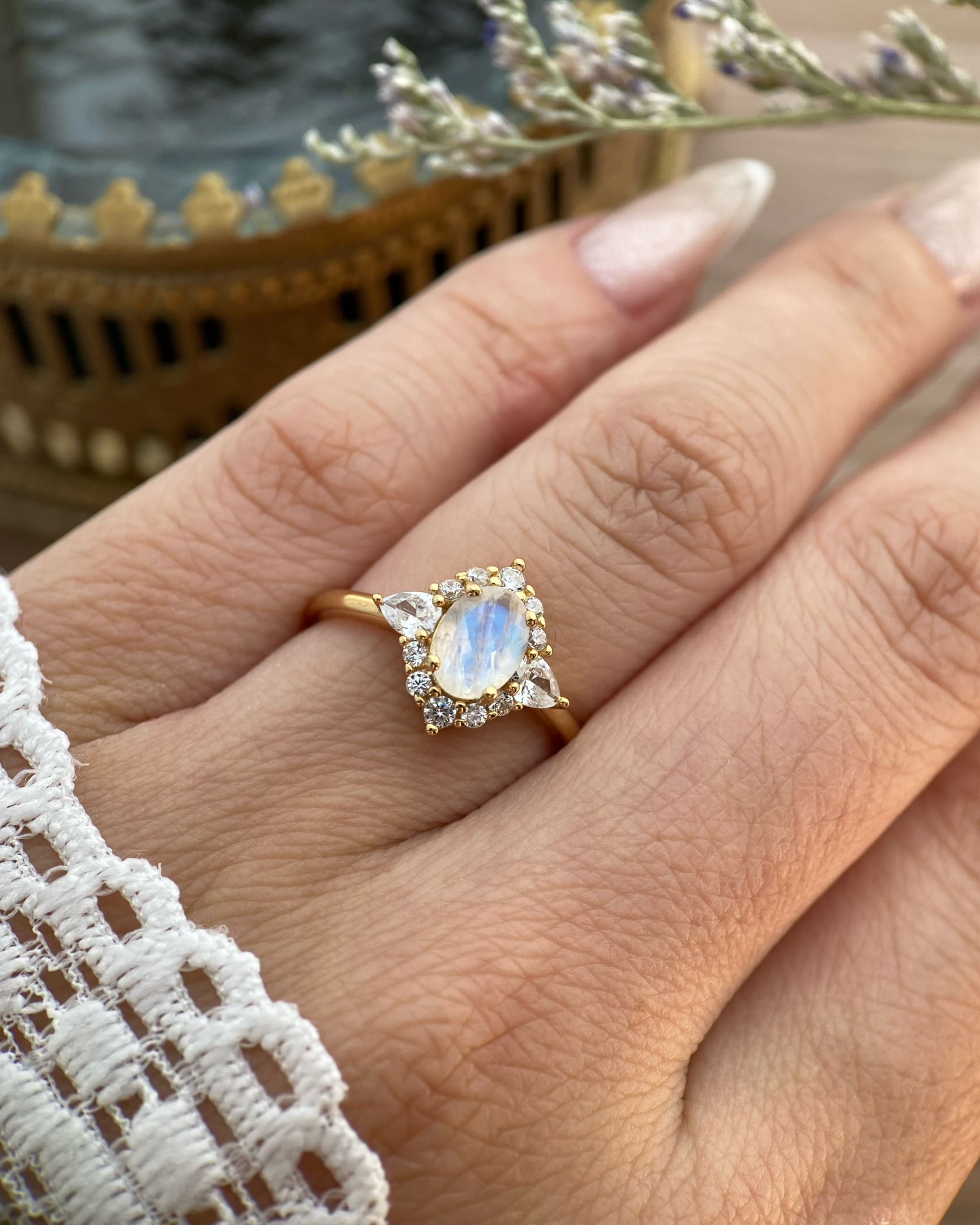 【Voile éthéré】Bague de fiançailles unique en agate mousse naturelle, faite main, de forme ovale, 1,5 ct