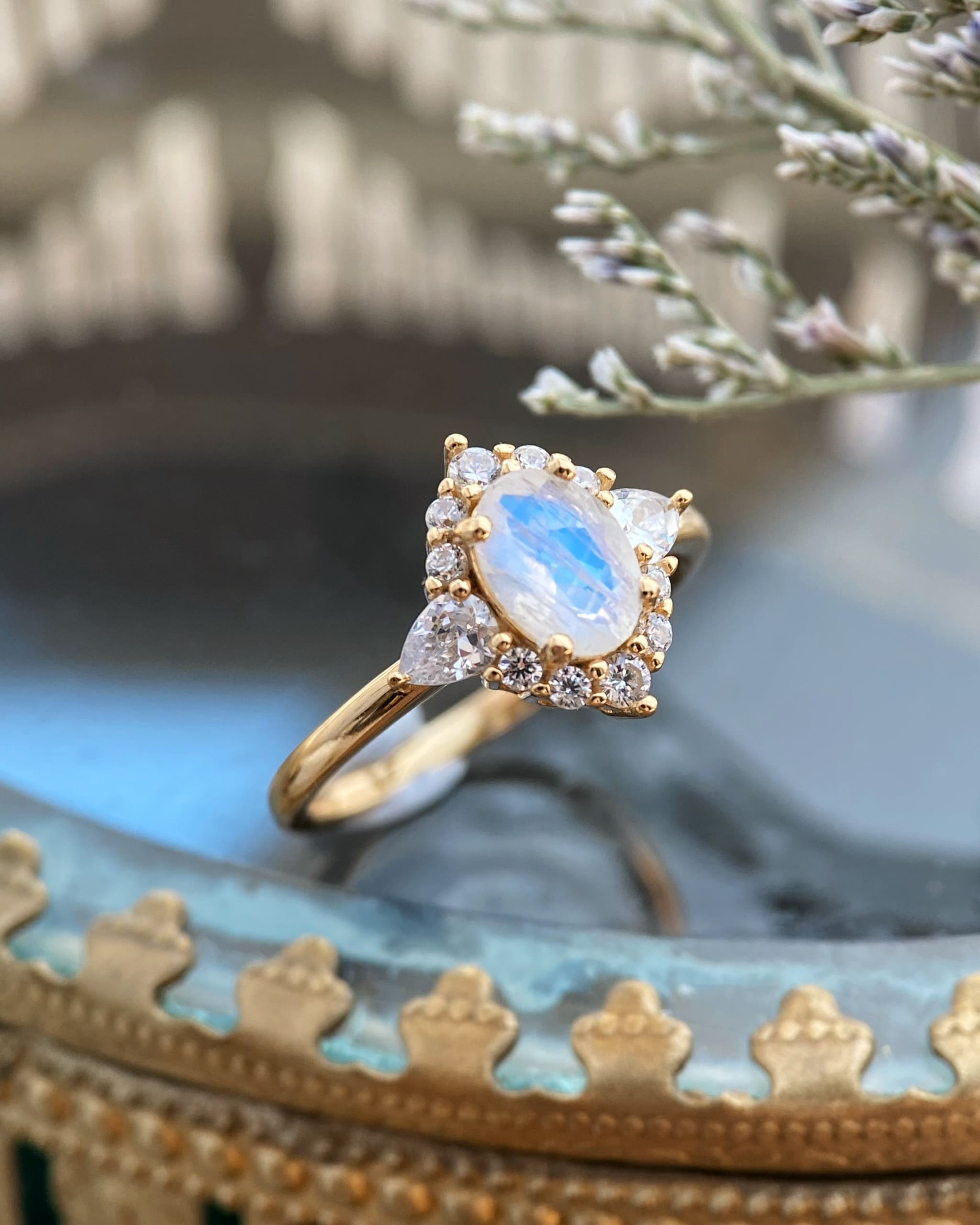 【Voile éthéré】Bague de fiançailles unique en agate mousse naturelle, faite main, de forme ovale, 1,5 ct