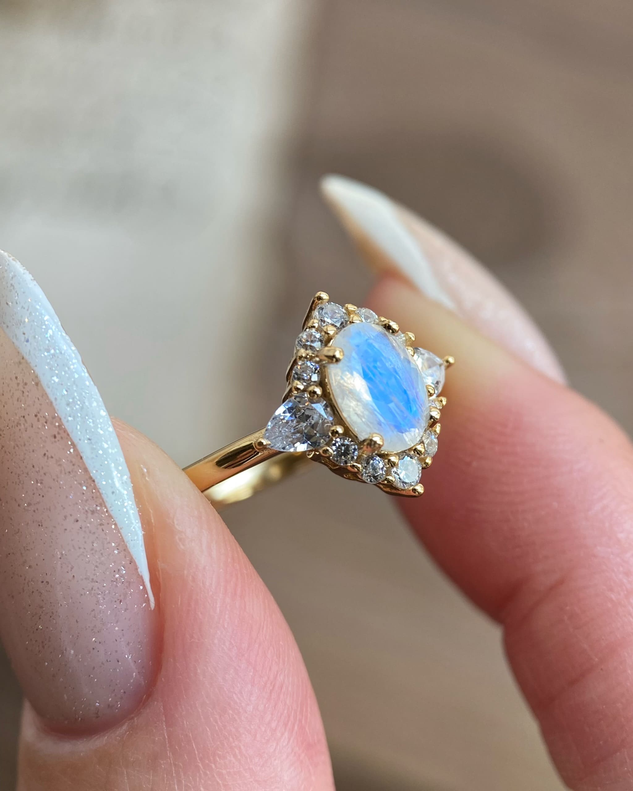 【Voile éthéré】Bague de fiançailles unique en agate mousse naturelle, faite main, de forme ovale, 1,5 ct