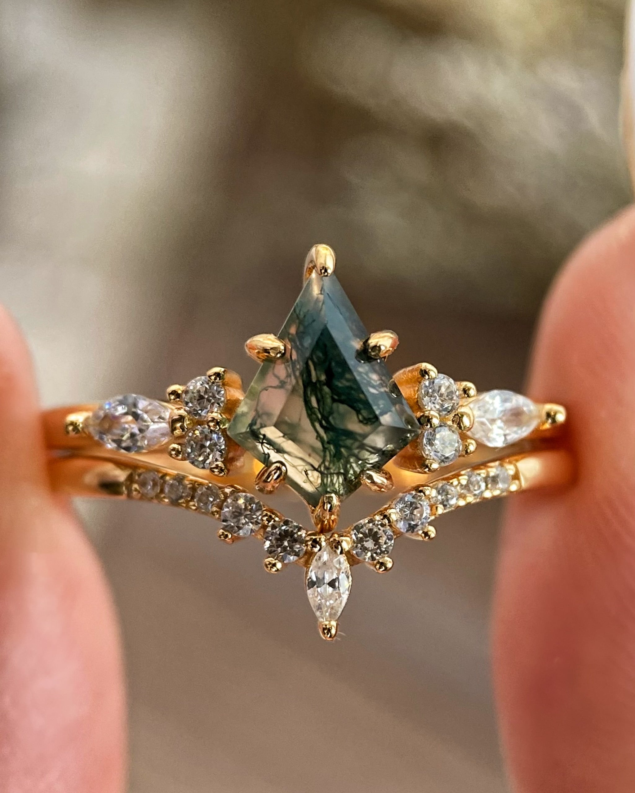 Elven Jester | Vintage Kite Cut Moss Agate Alternative Engagement Ring Set