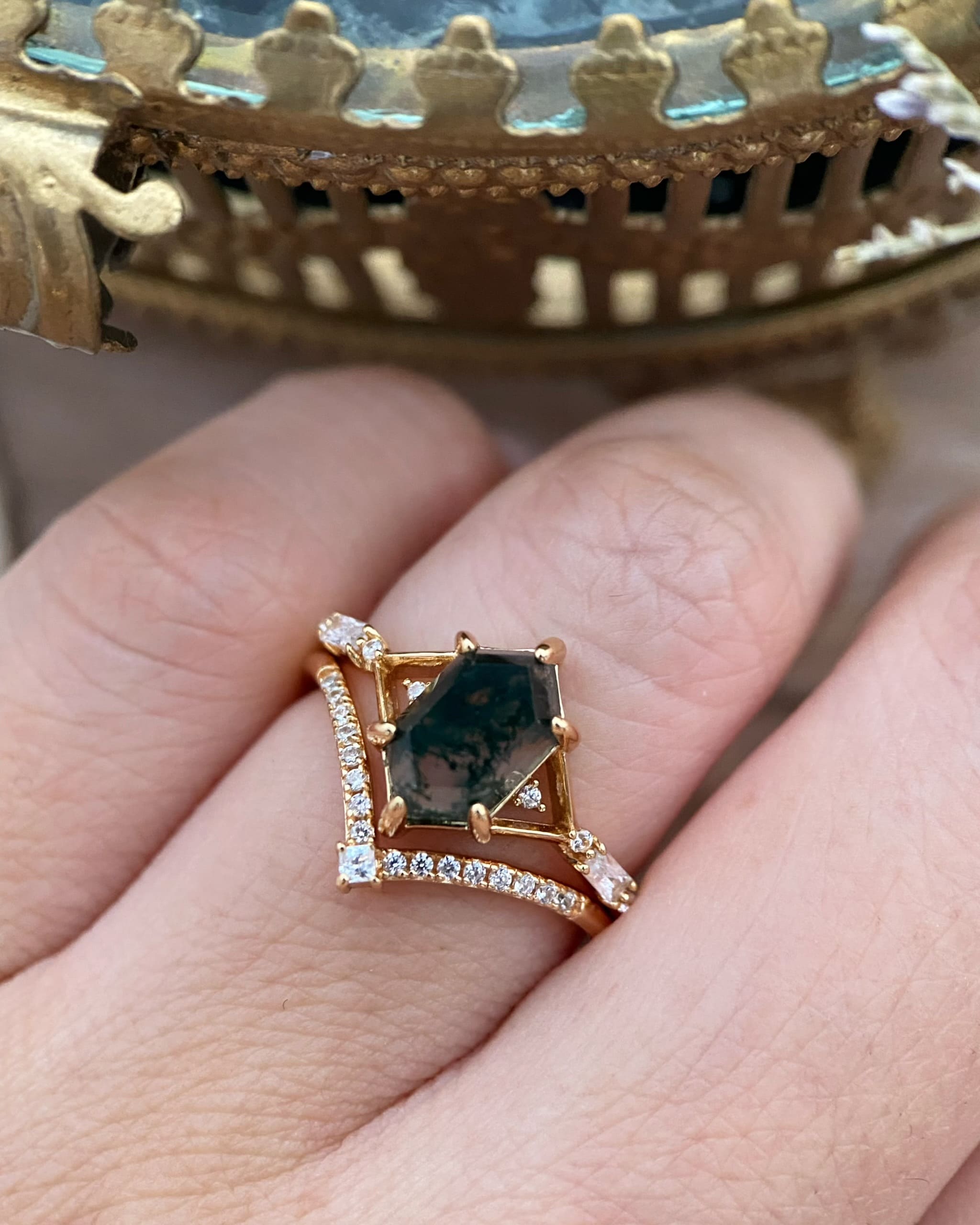 【Voile éthéré】Bague de fiançailles unique en agate mousse naturelle, faite main, de forme ovale, 1,5 ct