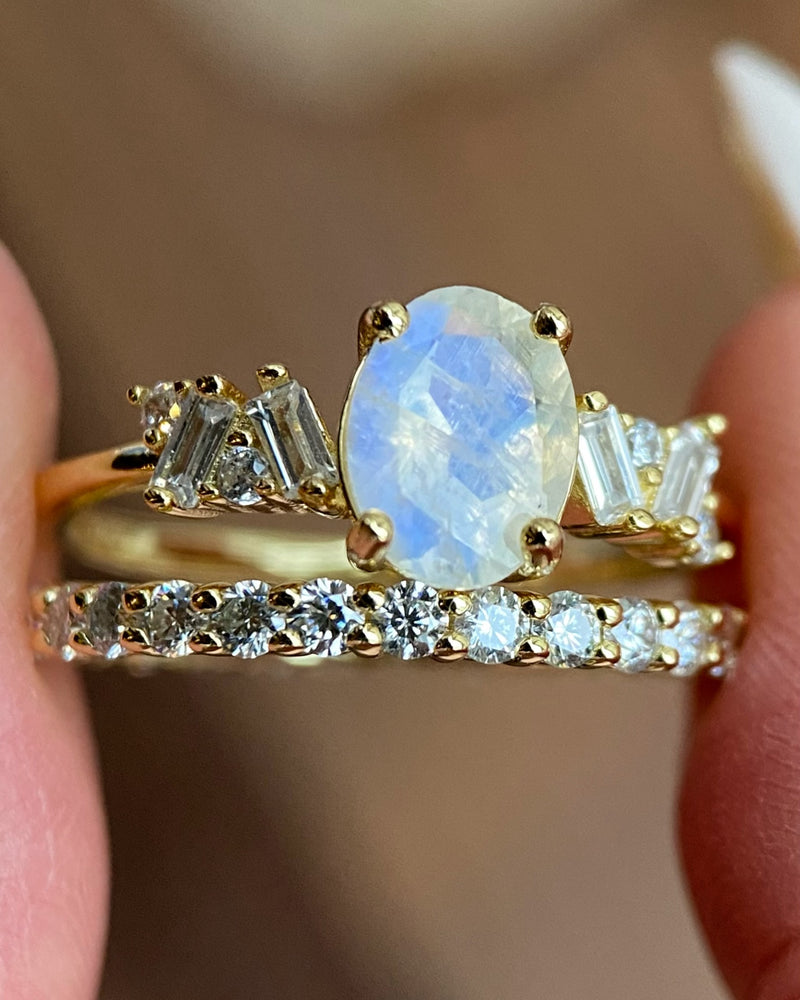 【Ensemble Rayon de Lune】Ensemble de 2 bagues de fiançailles uniques, faites à la main, en pierre de lune bleue naturelle de 1,5 ct de forme ovale