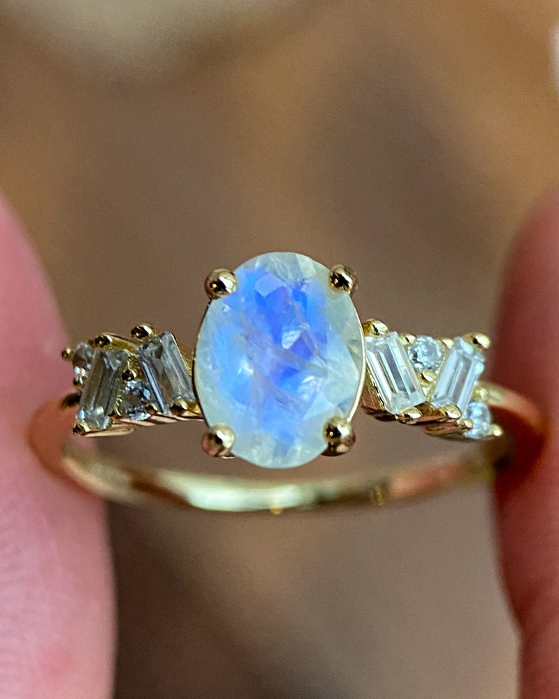 【Rayon de Lune】Bague de fiançailles unique, faite main, en pierre de lune bleue naturelle de 1,5 ct, forme ovale