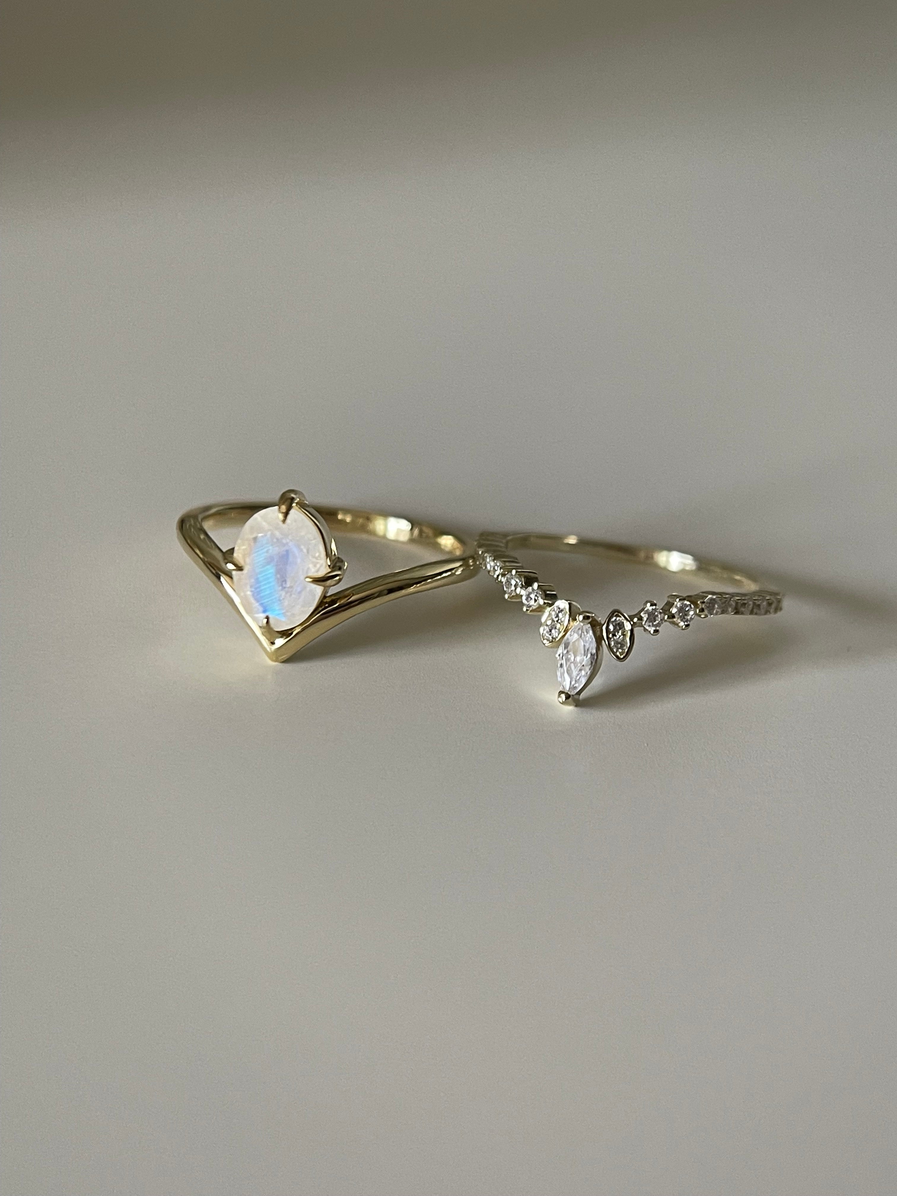 【GENEVIEVE SET】Unique Handmade Natural Blue Moonstone Engagement Ring Set 2pcs Oval Shape 1.5ct
