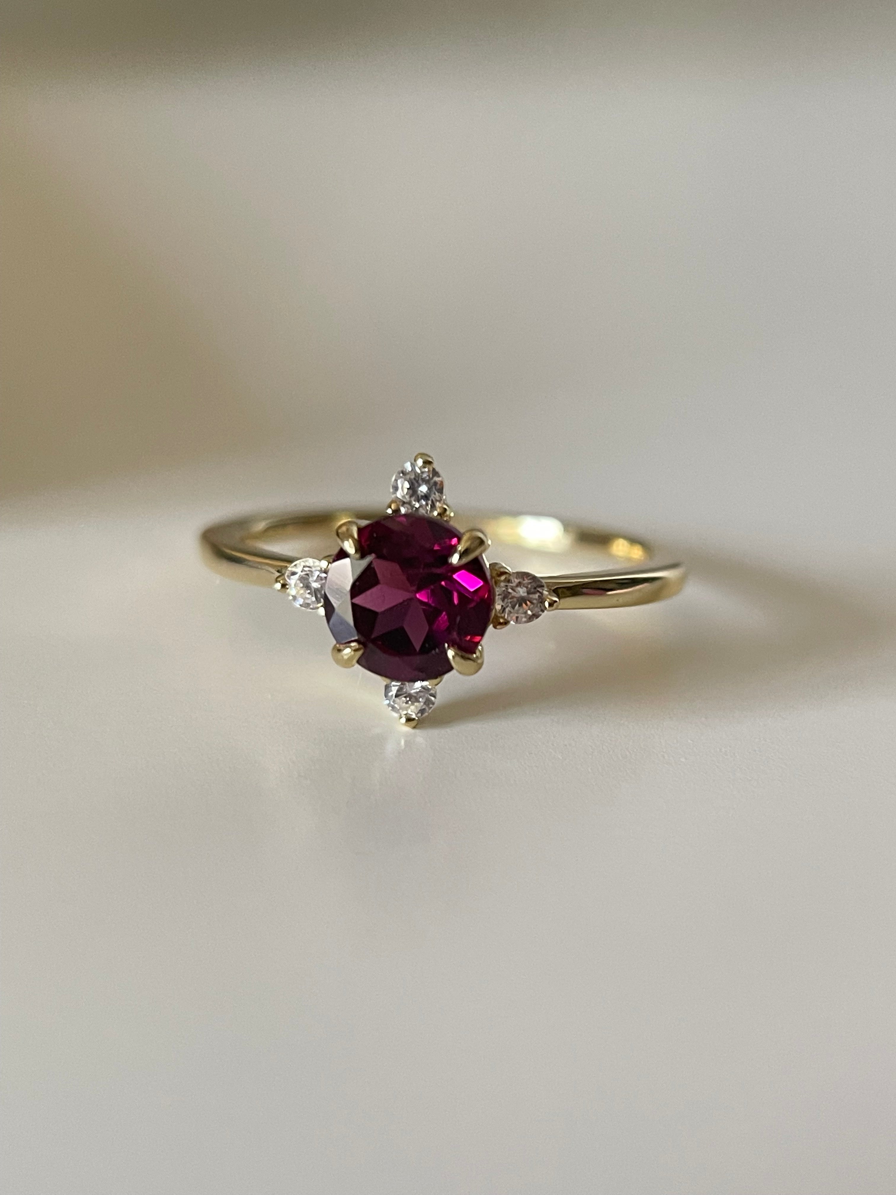 【FREYA】Unique Handmade Natural Rhodolite Garnet Engagement Ring Round Shape 0.8ct