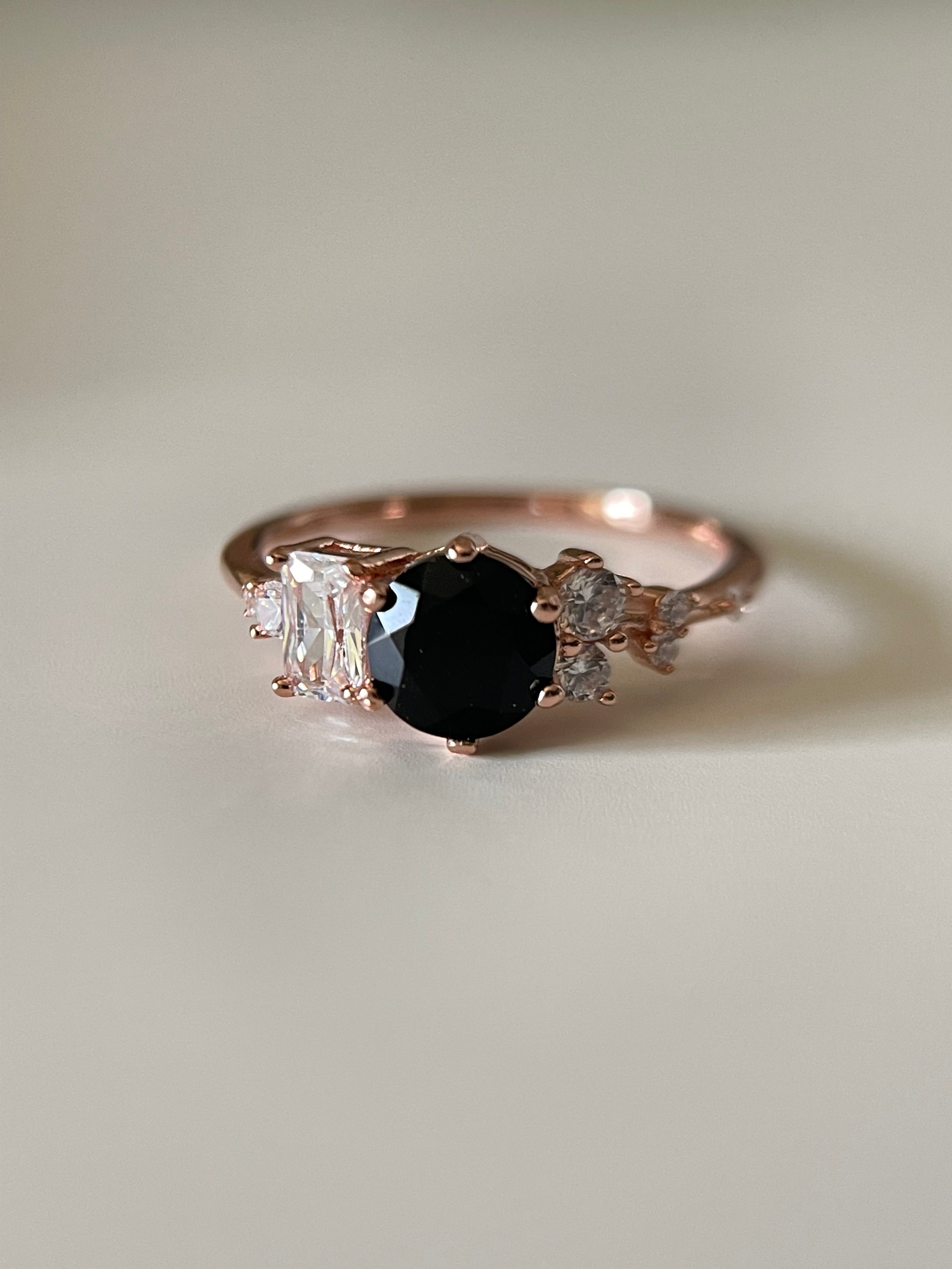 【Flora】Handmade Natural Black Onyx Engagement Ring 0.8ct Round Shape