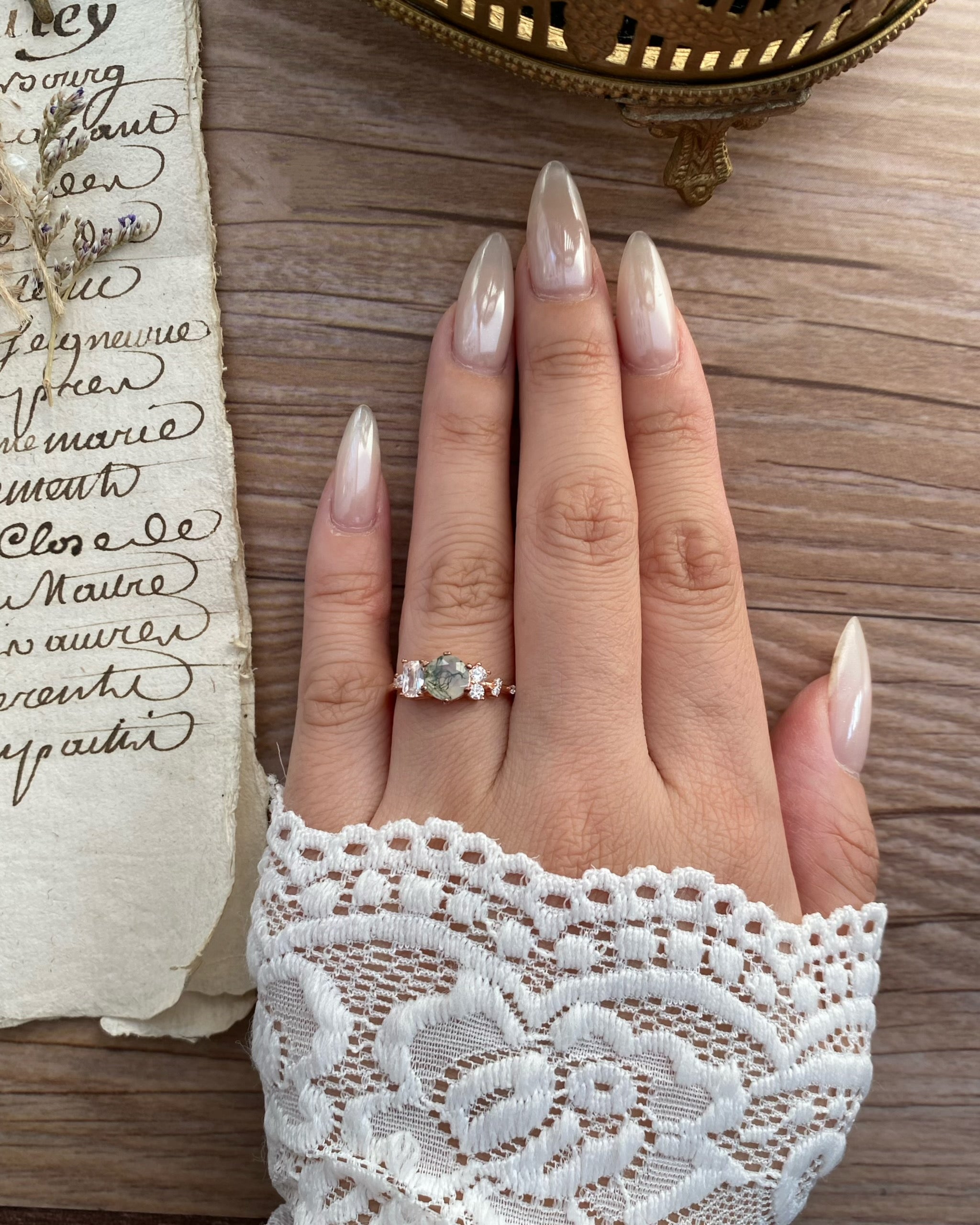 【Veridia Cascade】Bague de fiançailles unique, faite main, en agate mousse naturelle de 0,8 ct, forme ronde