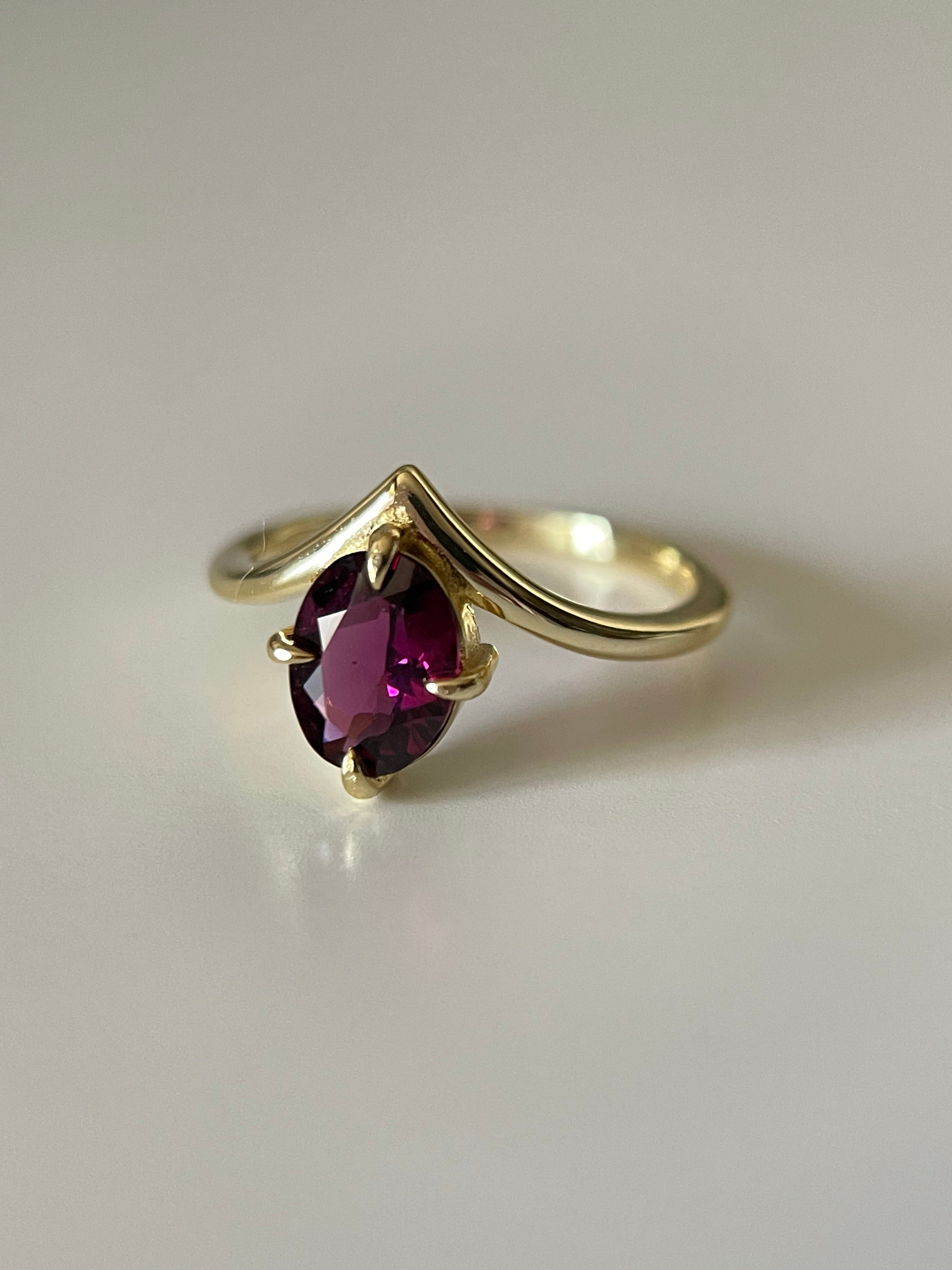 【REGINA SET】Handmade Natural Rhodolite Garnet Engagement Ring Set 2pcs Oval Shape 1.5ct