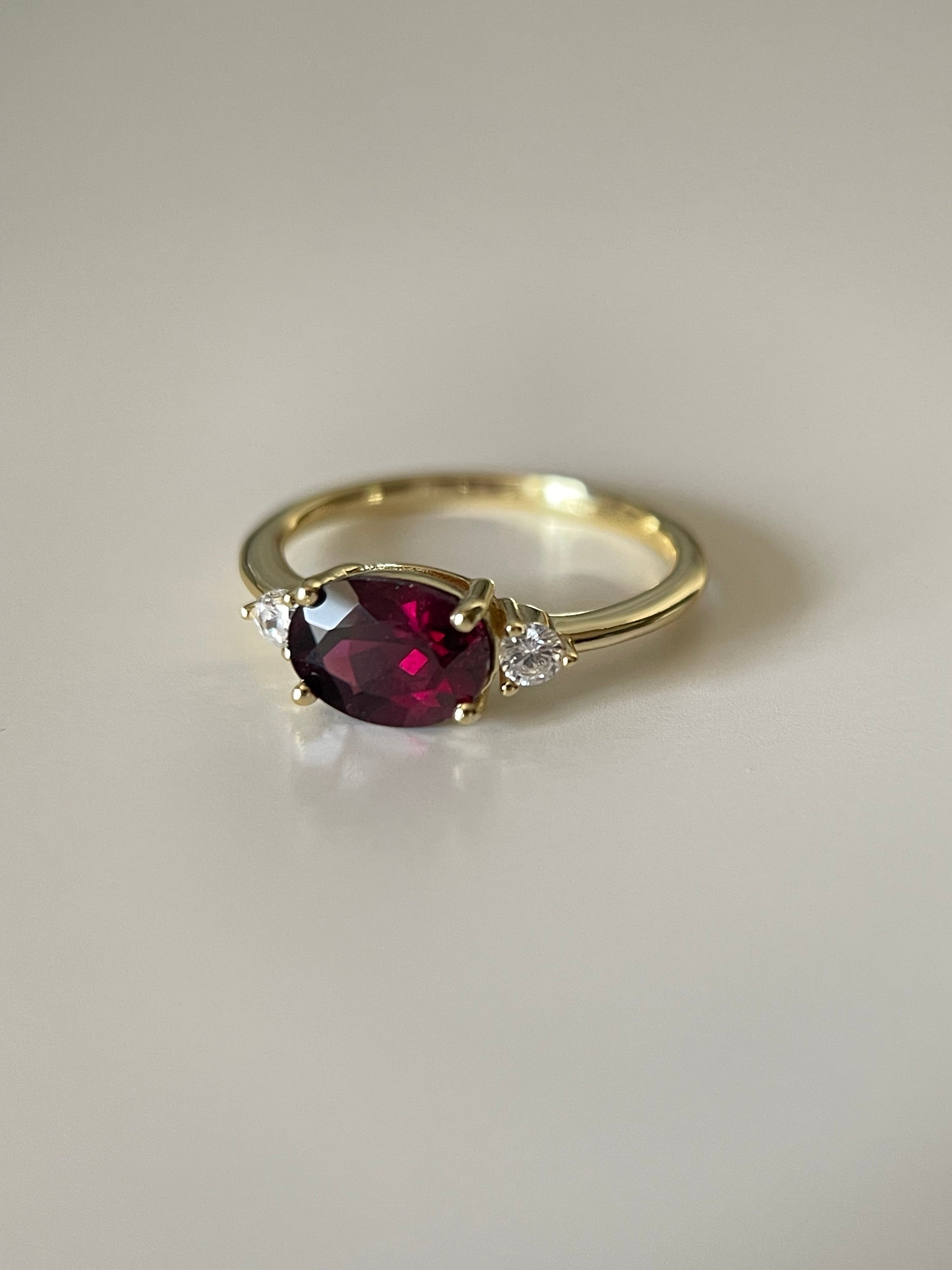 【Rubicund Ember】Unique Handmade Natural Rhodolite Garnet Engagement Ring 1.5ct Oval Shape