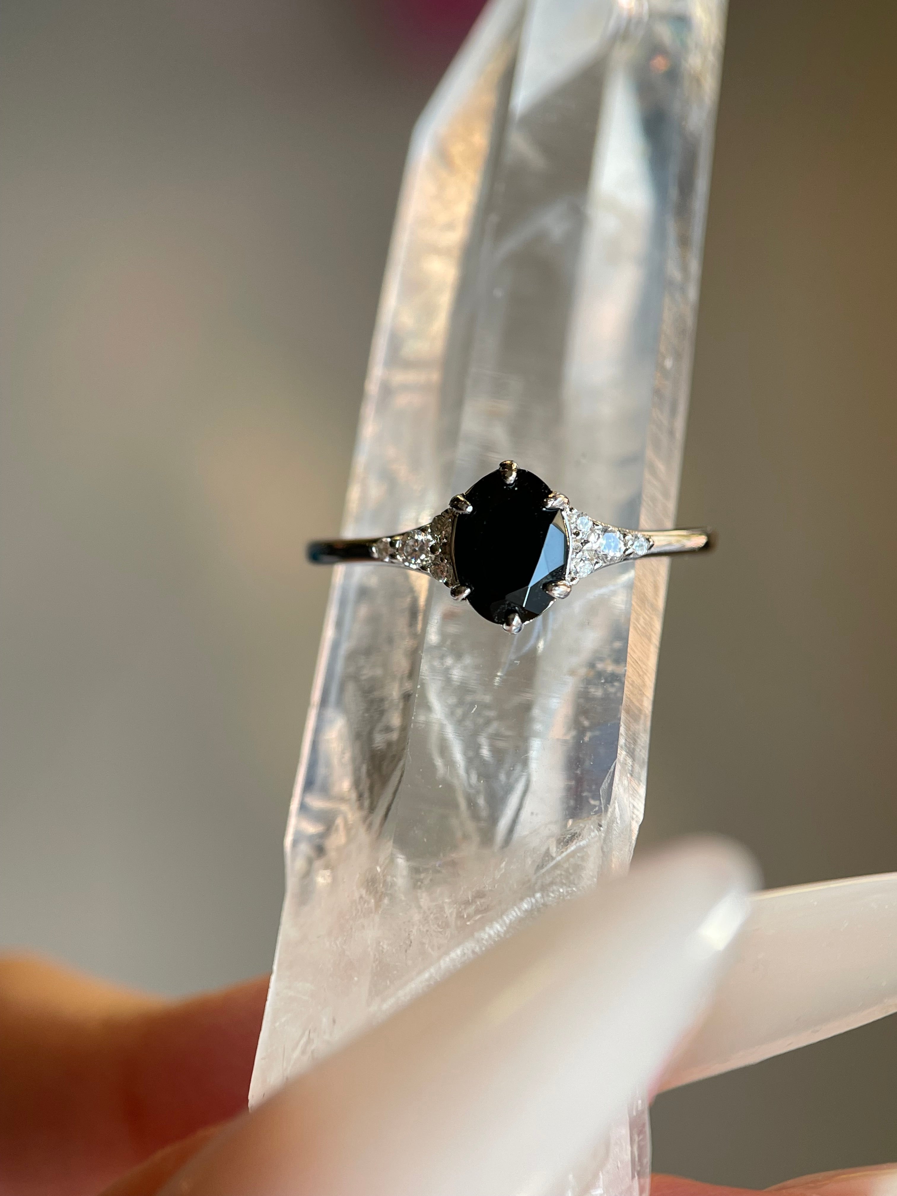 【Lyra】Handmade Natural Black Onyx Engagement Ring 0.75ct Oval Cut