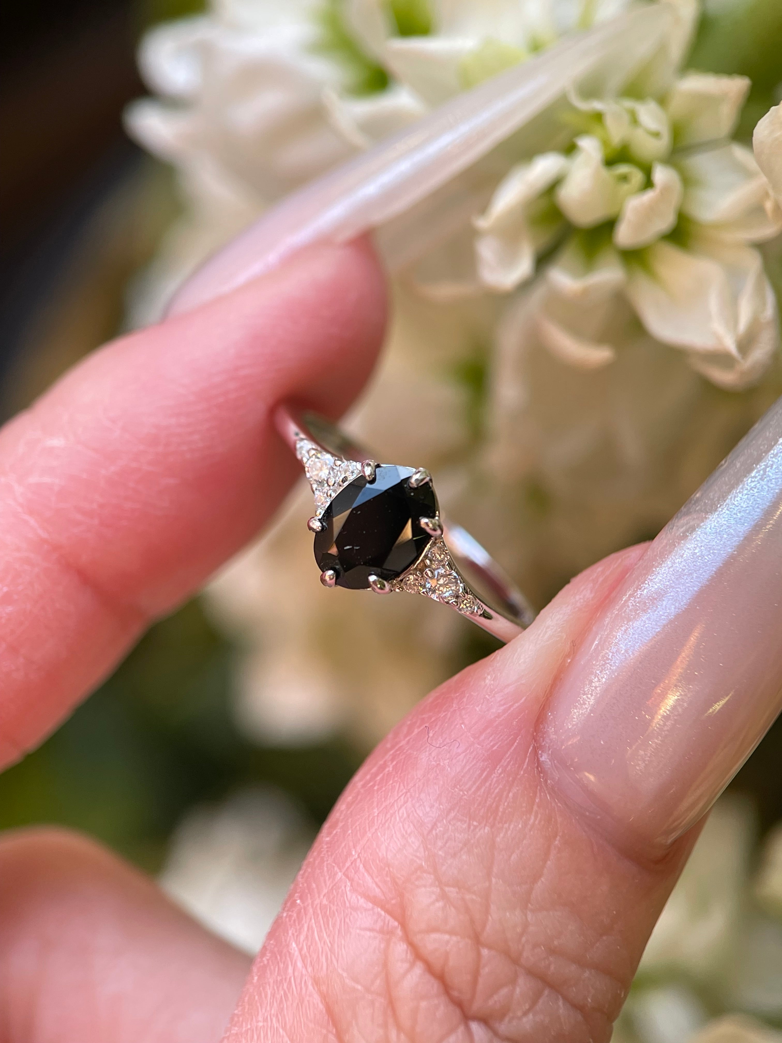 【Lyra】Handmade Natural Black Onyx Engagement Ring 0.75ct Oval Cut