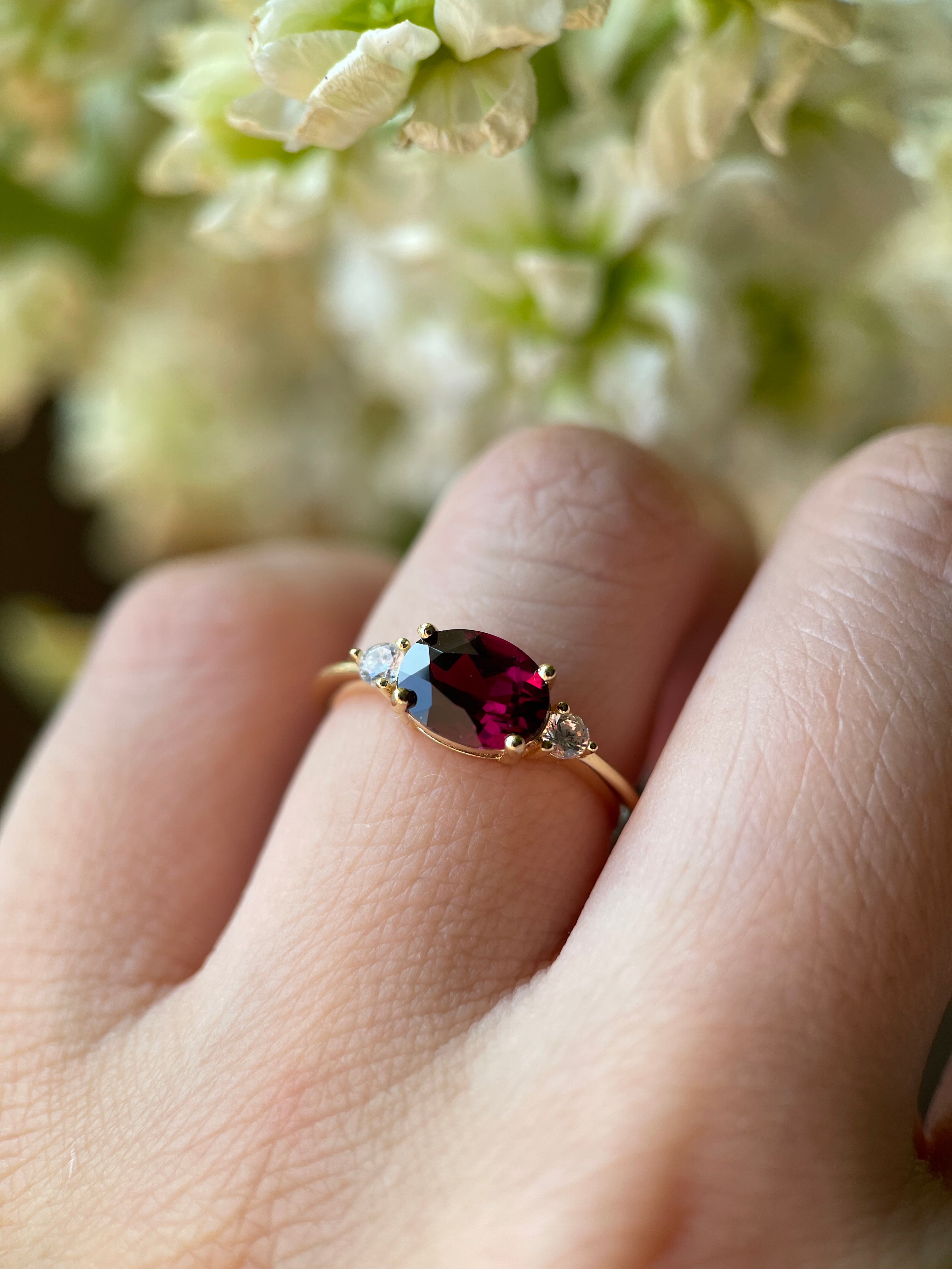 【Rubicund Ember】Unique Handmade Natural Rhodolite Garnet Engagement Ring 1.5ct Oval Cut