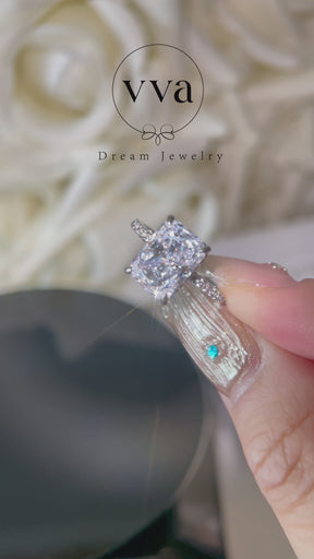 Moissanite Engagement Ring 8ct