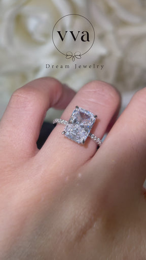 Moissanite Engagement Ring 8ct