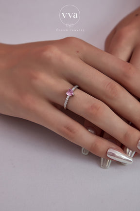 Petite bague en forme de coeur avec zircon rose 