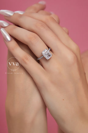 Moissanite Engagement Ring 8ct