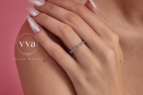 Classic Moissanite Engagement Ring