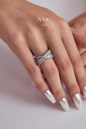 Gorgeous Moissanite Engagement Ring