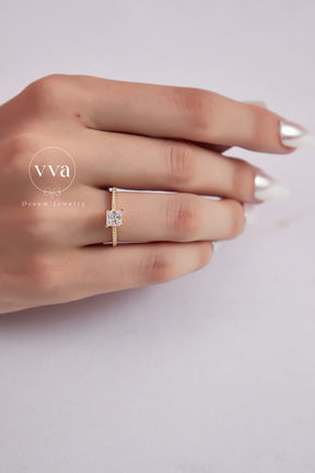 Princess Shape Moissanite Engagement Ring