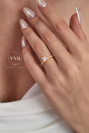 Princess Shape Moissanite Engagement Ring