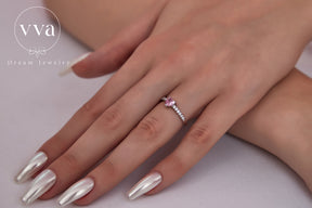 Petite bague en forme de coeur avec zircon rose 