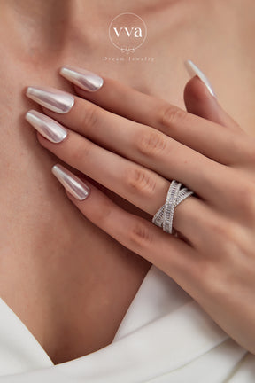 Gorgeous Moissanite Engagement Ring