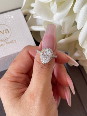 Pear Shape Engagement Ring 3ct